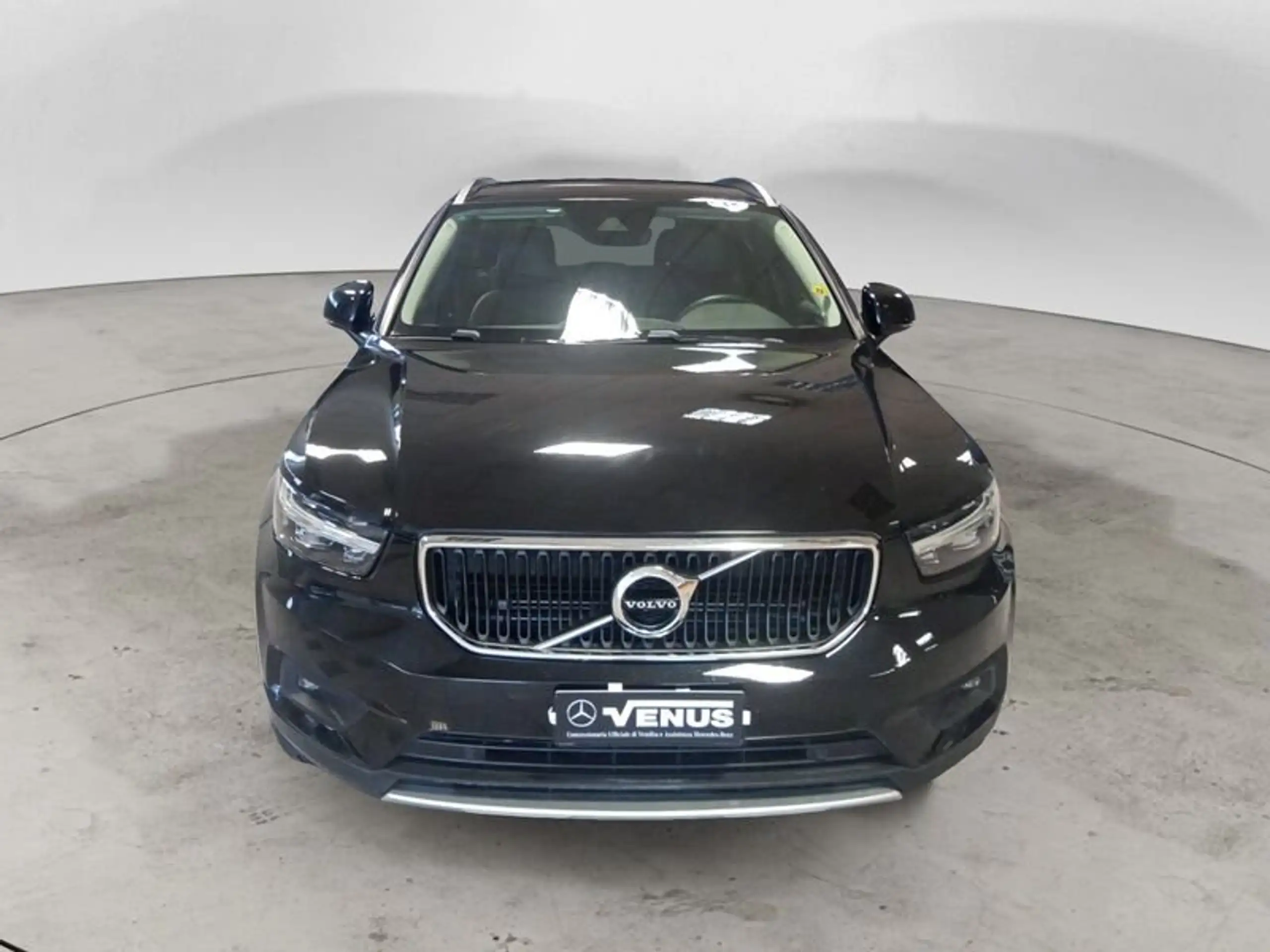 Volvo - XC40