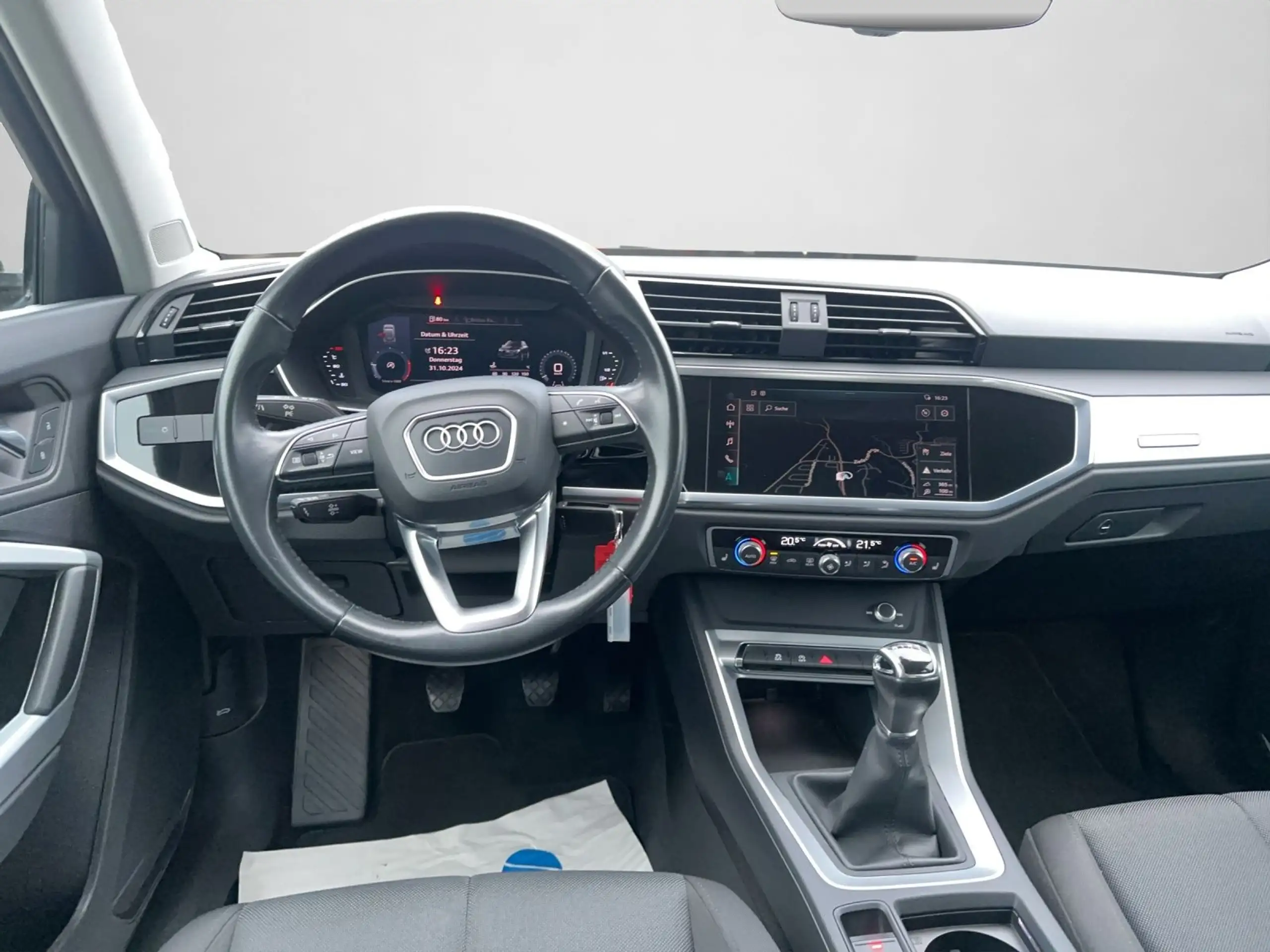 Audi - Q3