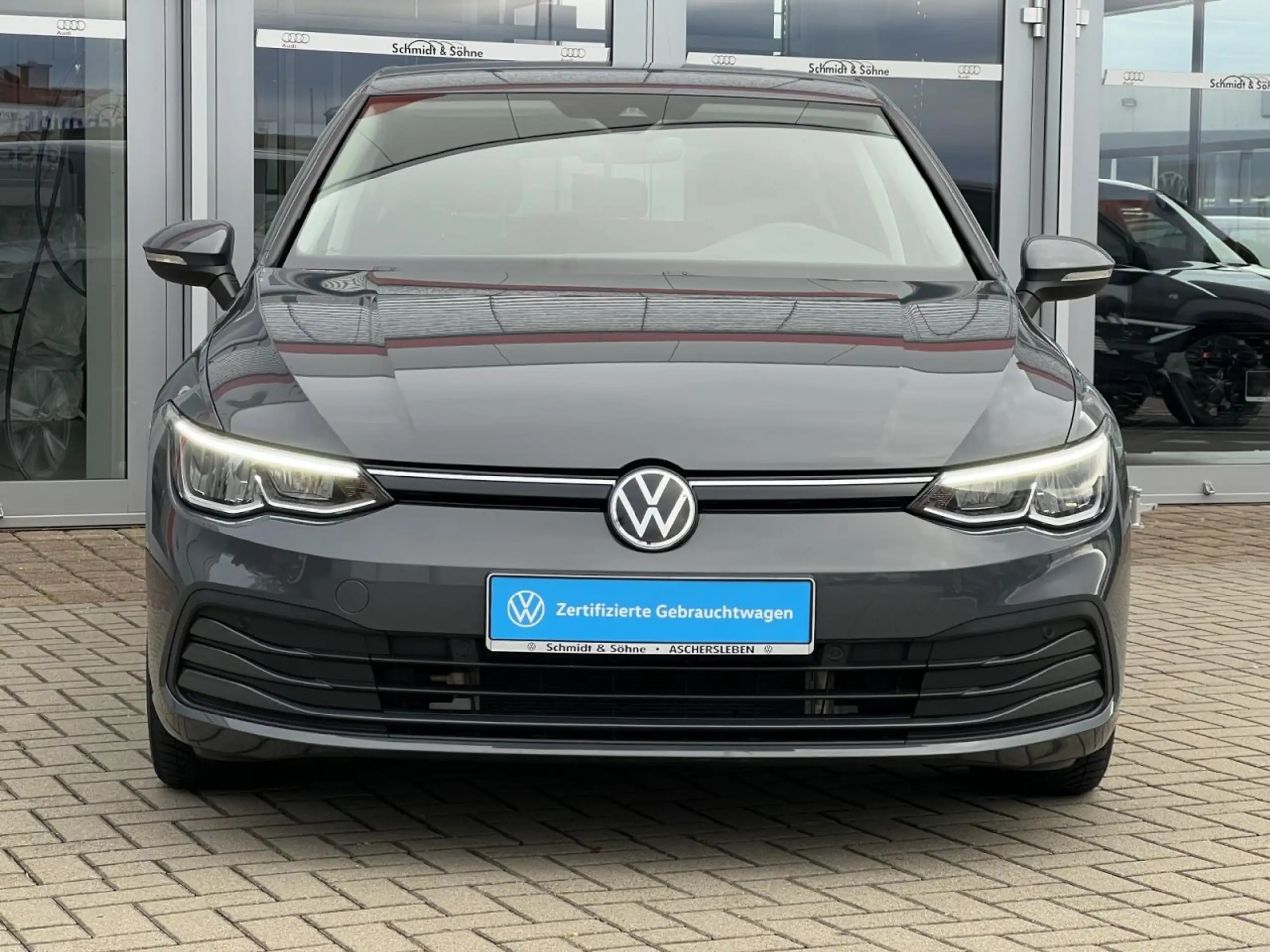 Volkswagen - Golf