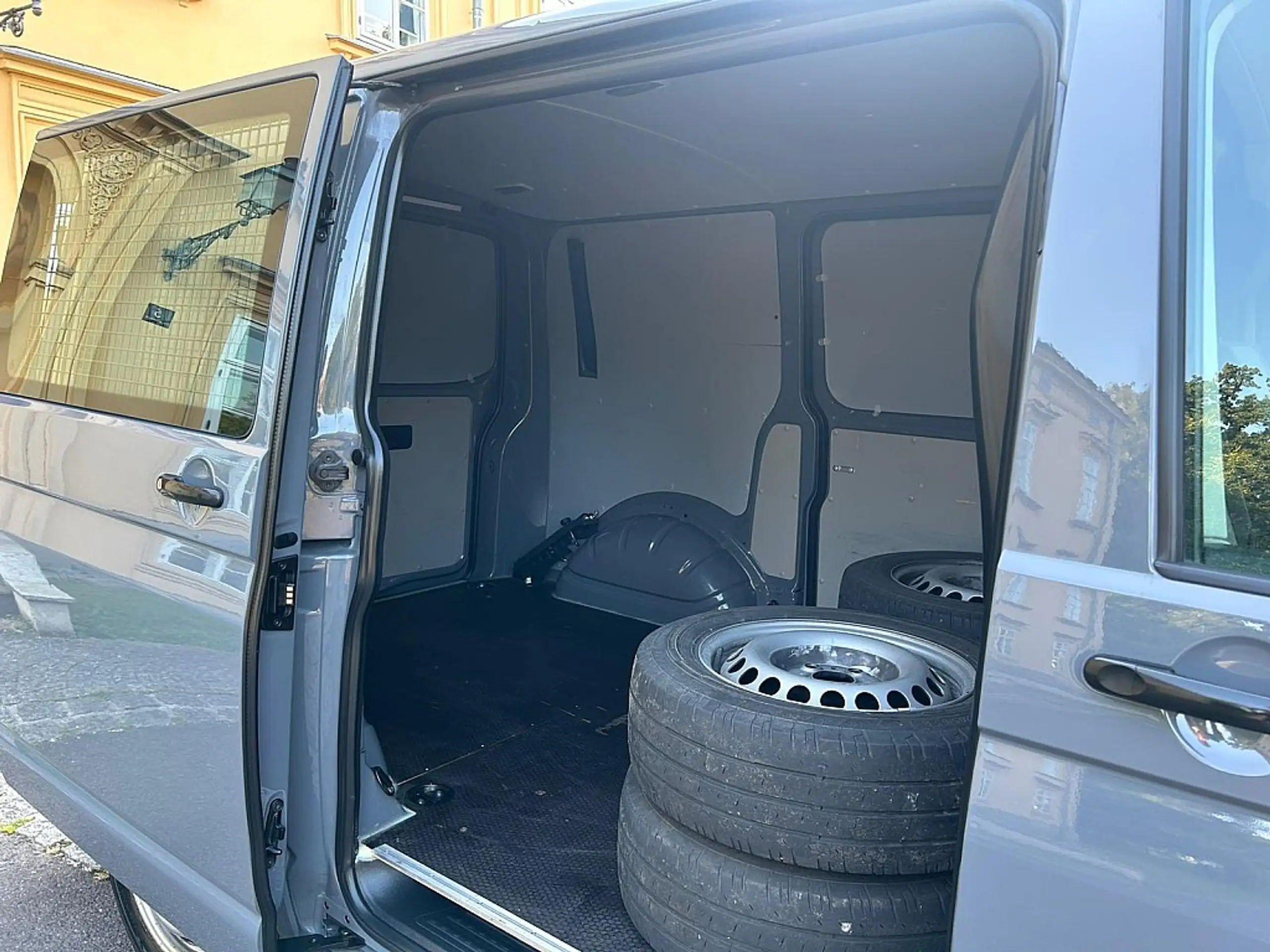 Volkswagen - T6 Transporter