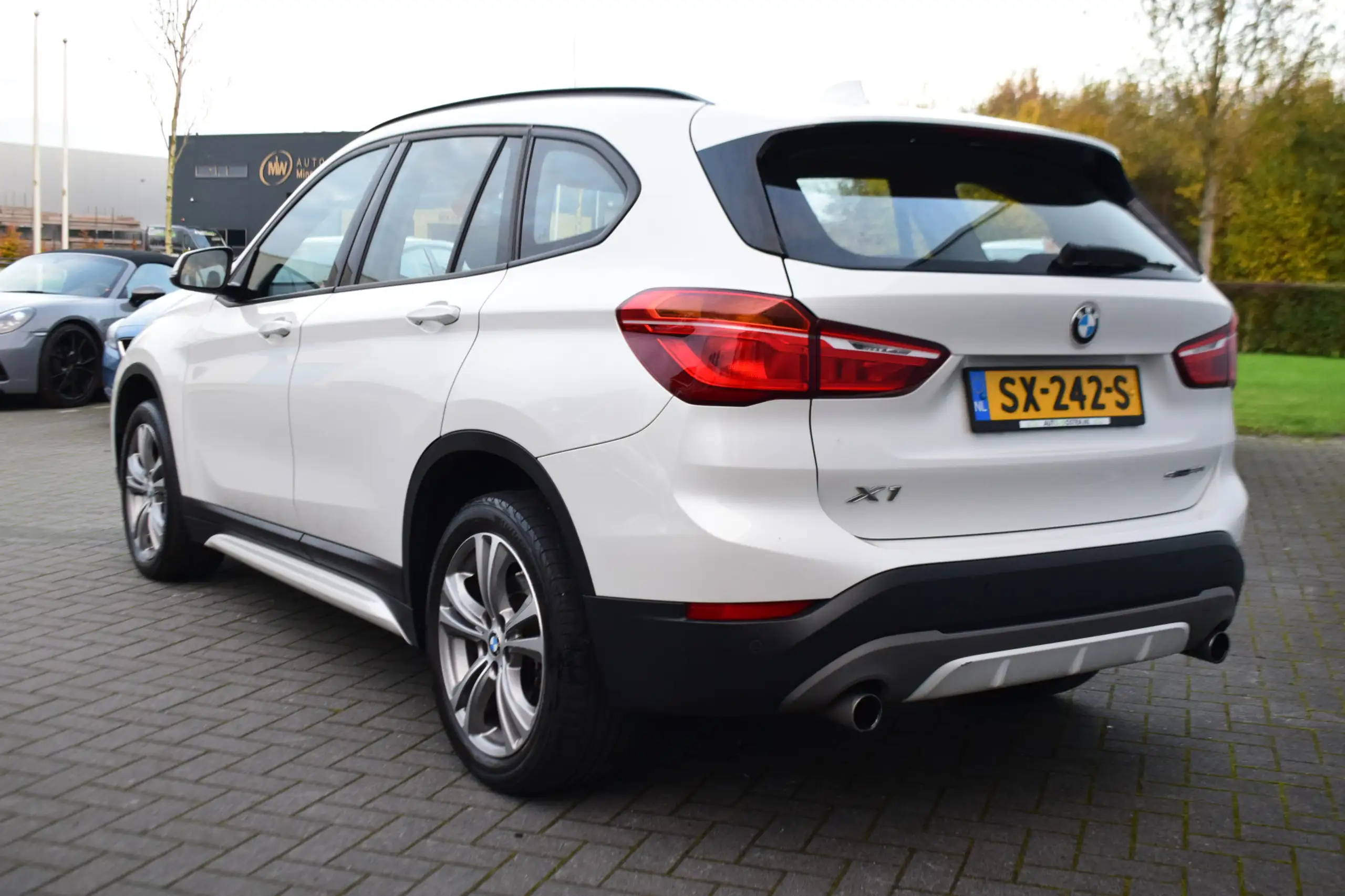 BMW - X1