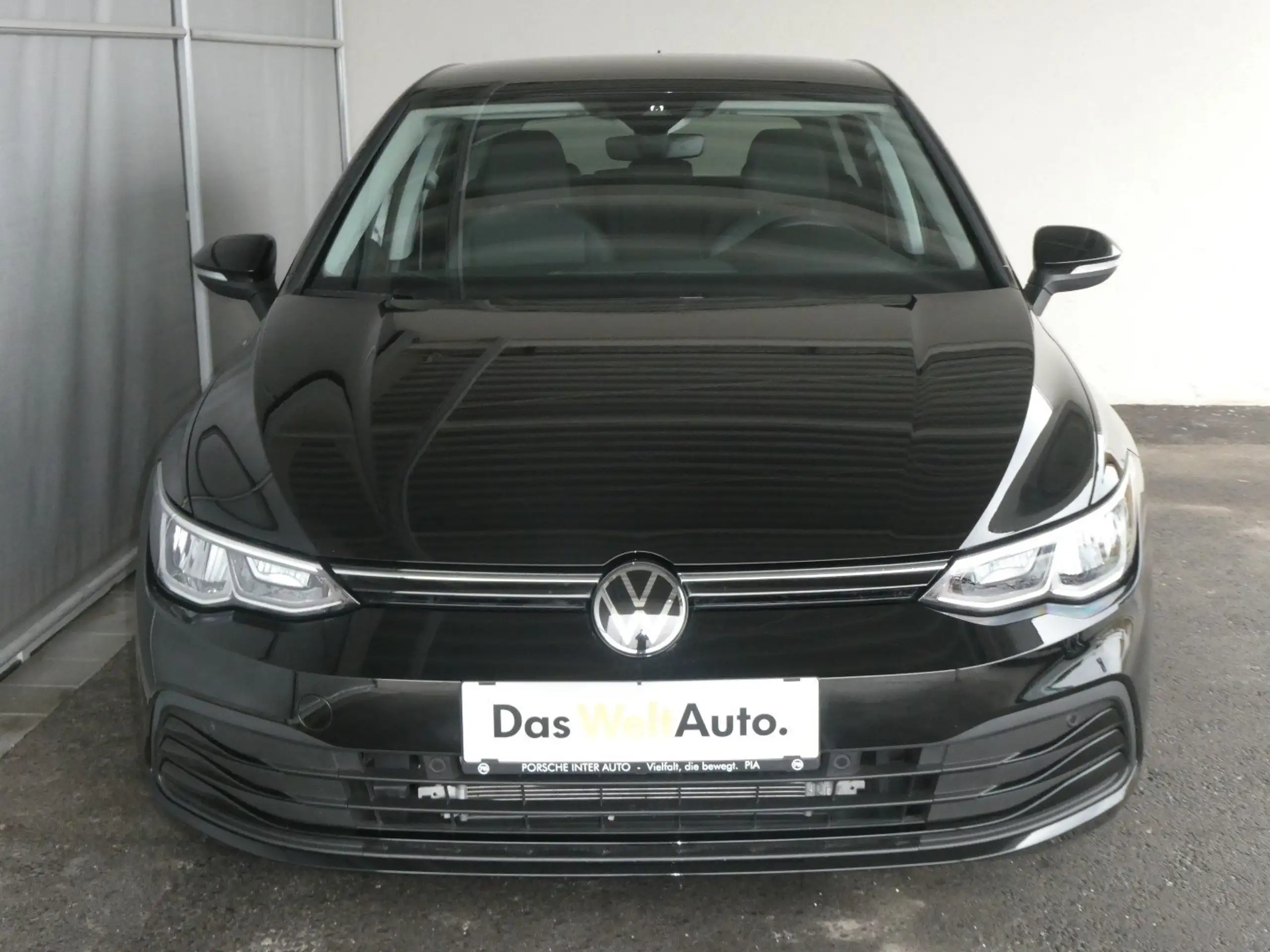 Volkswagen - Golf