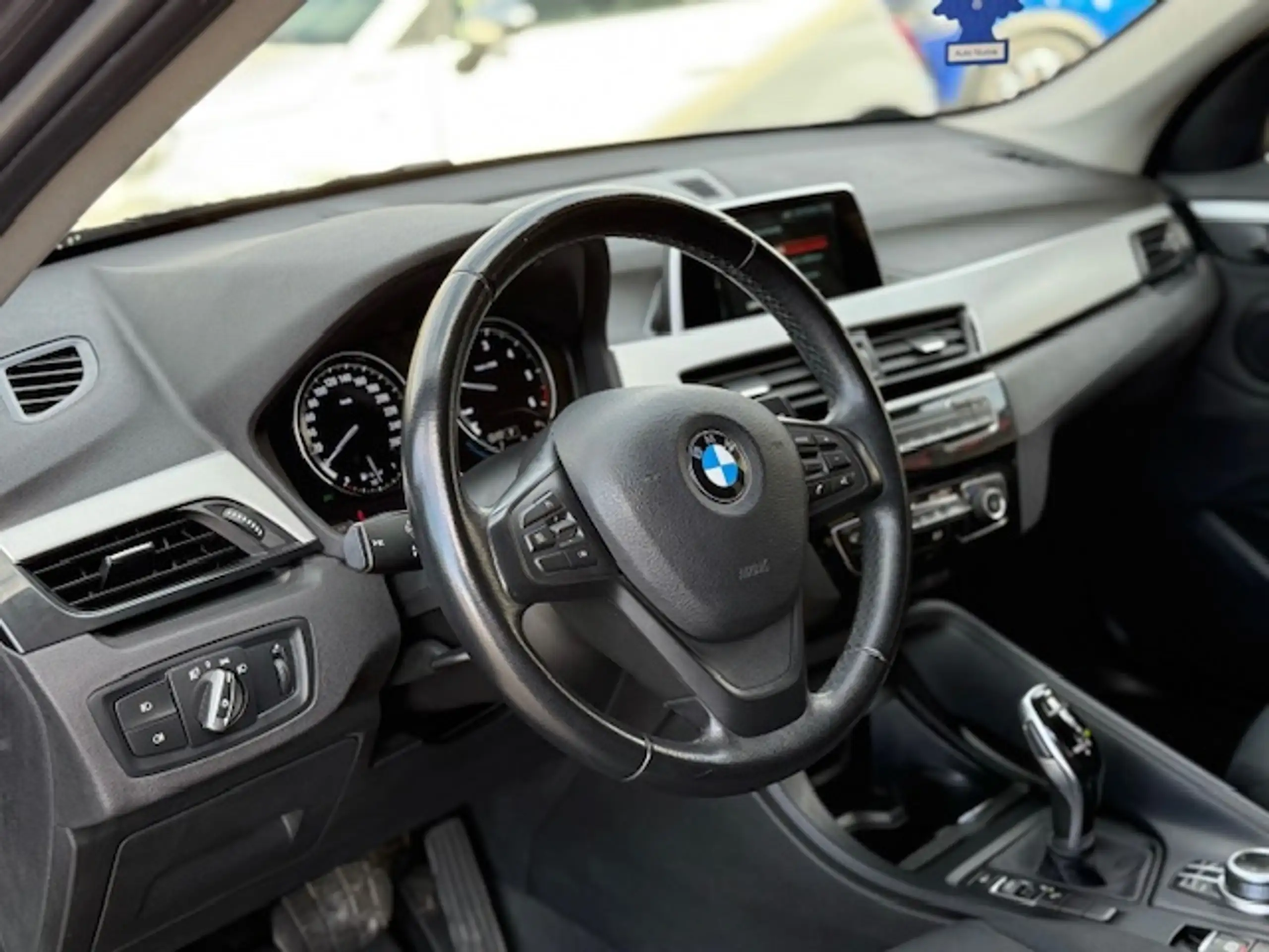 BMW - X1