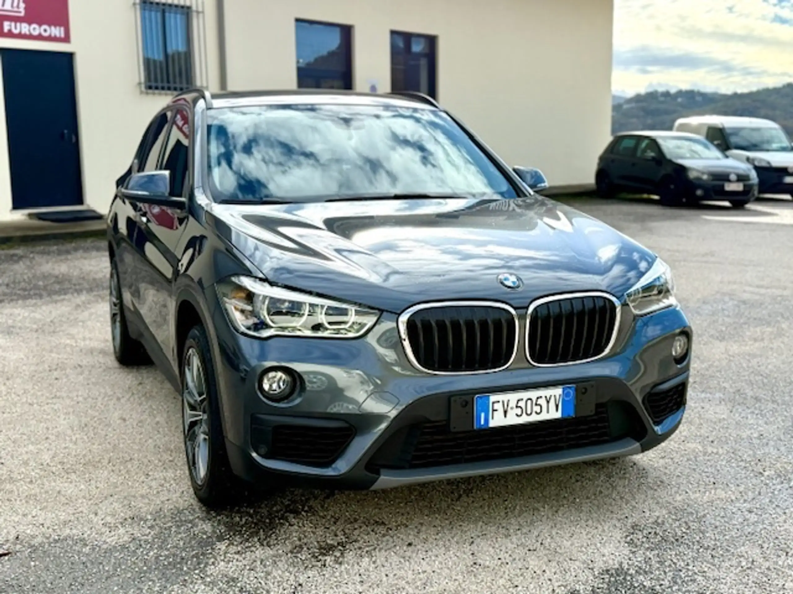 BMW - X1