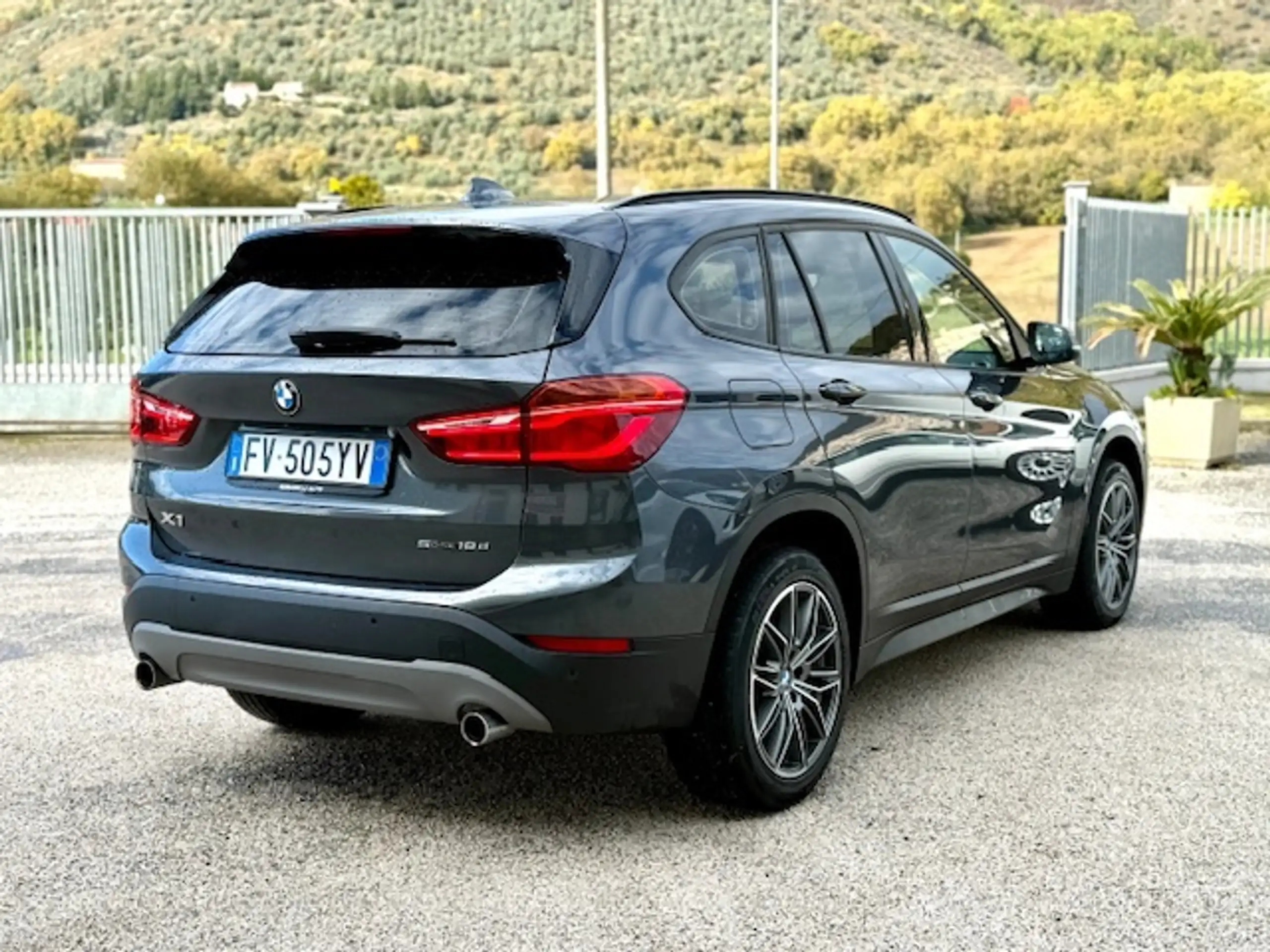 BMW - X1