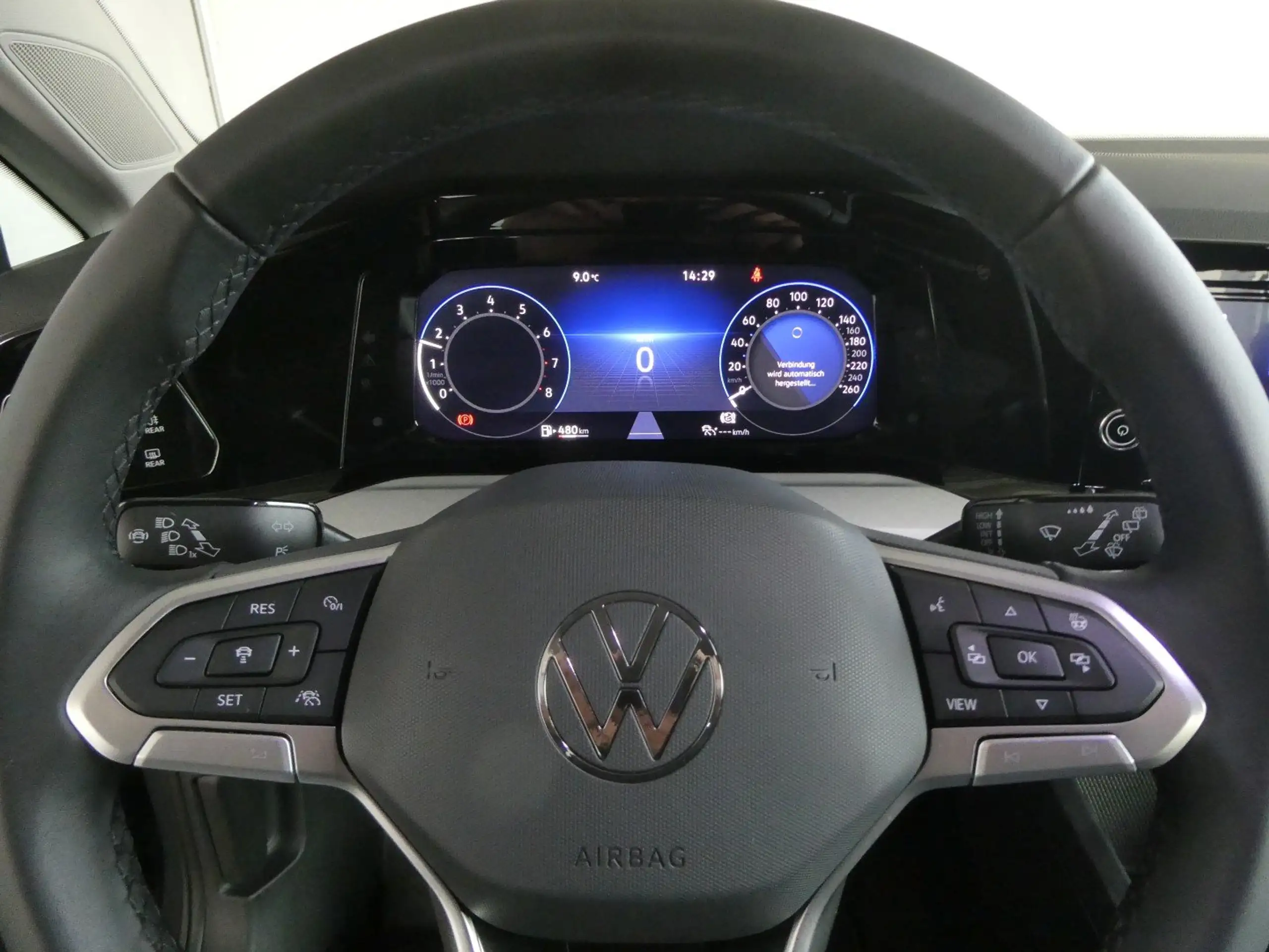 Volkswagen - Golf