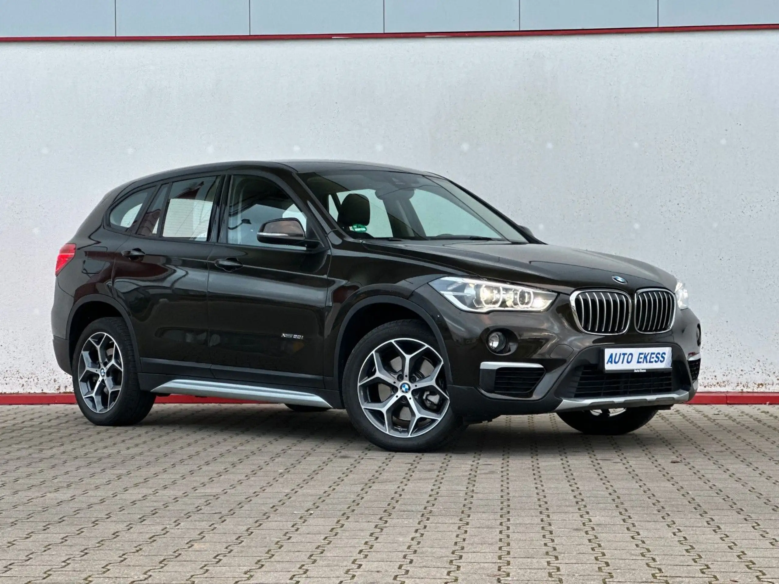 BMW - X1