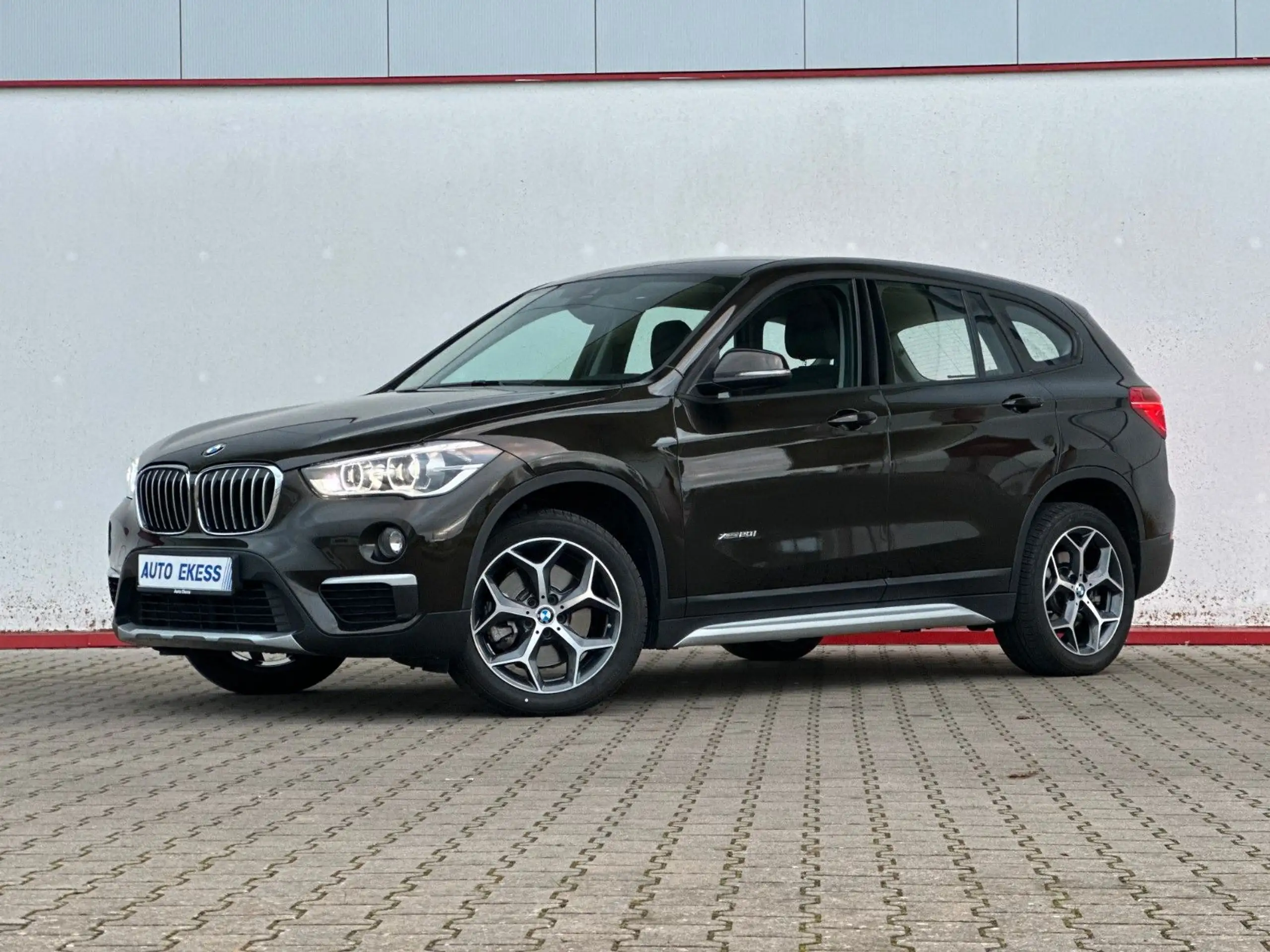 BMW - X1