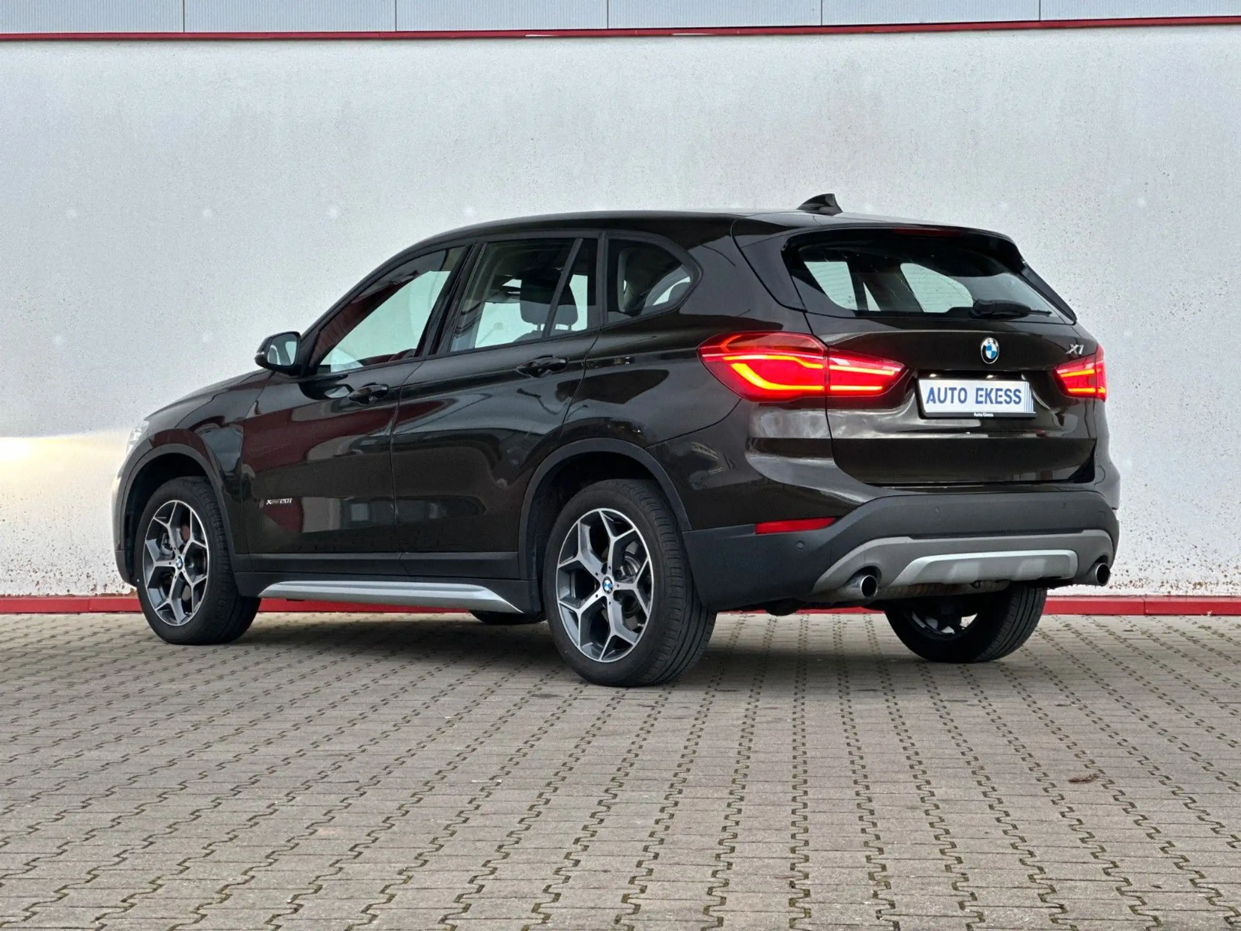 BMW - X1