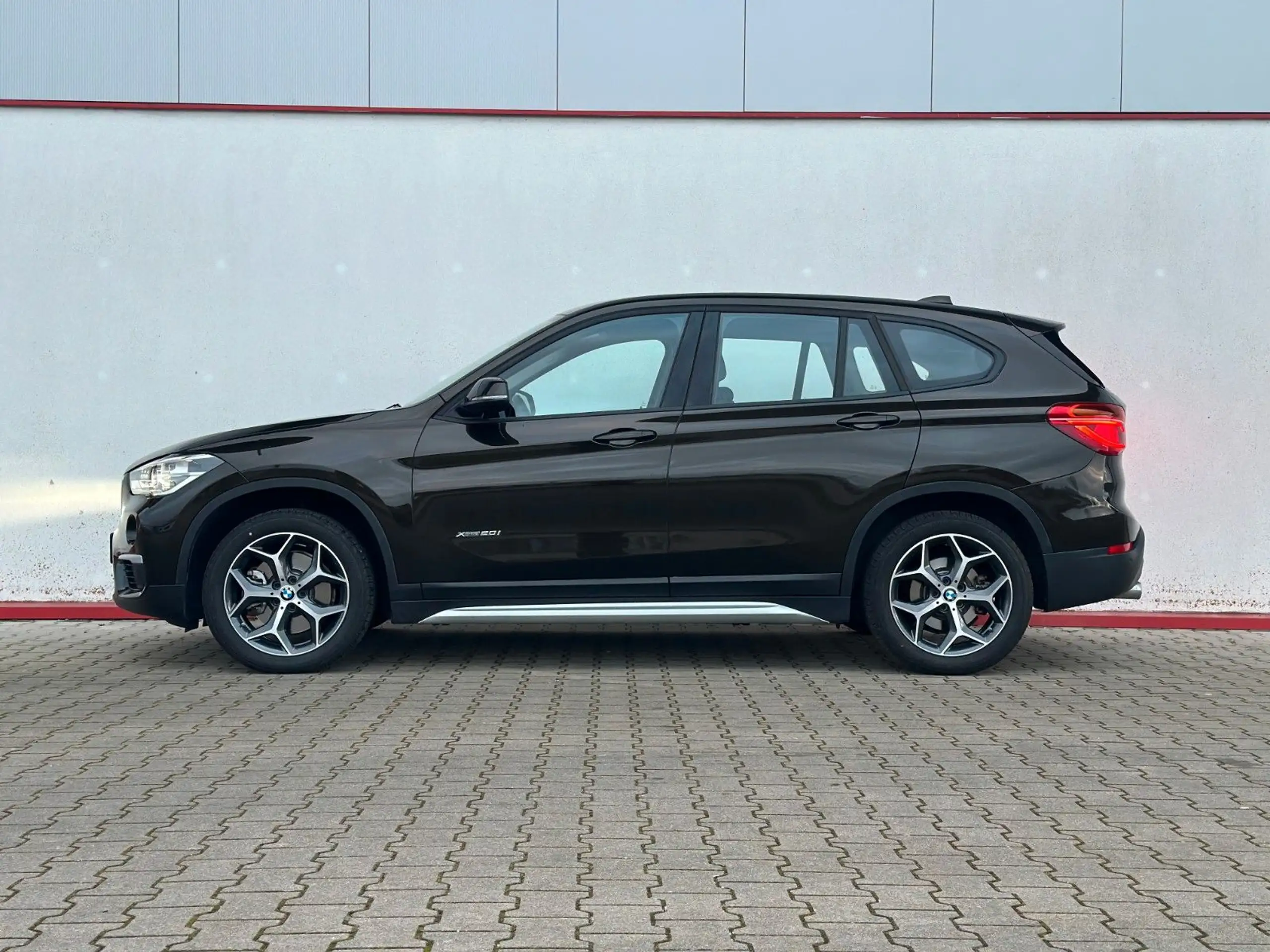 BMW - X1