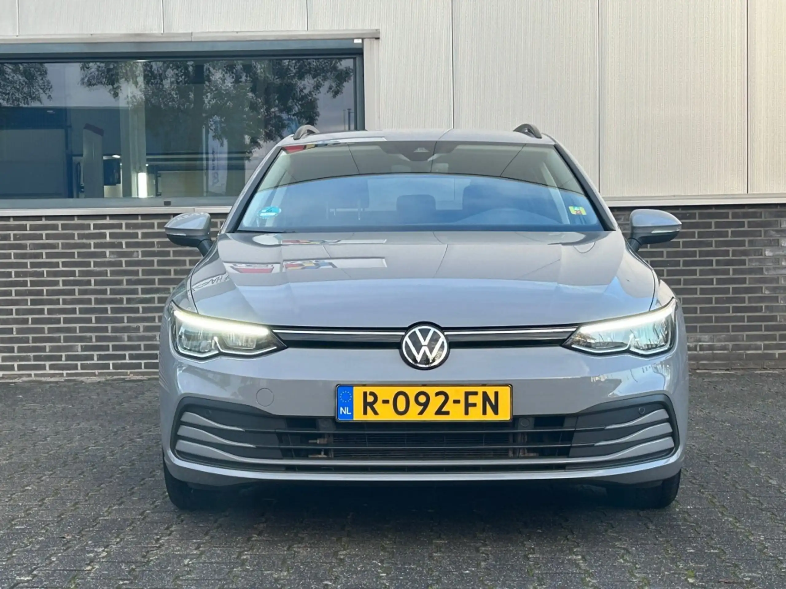 Volkswagen - Golf