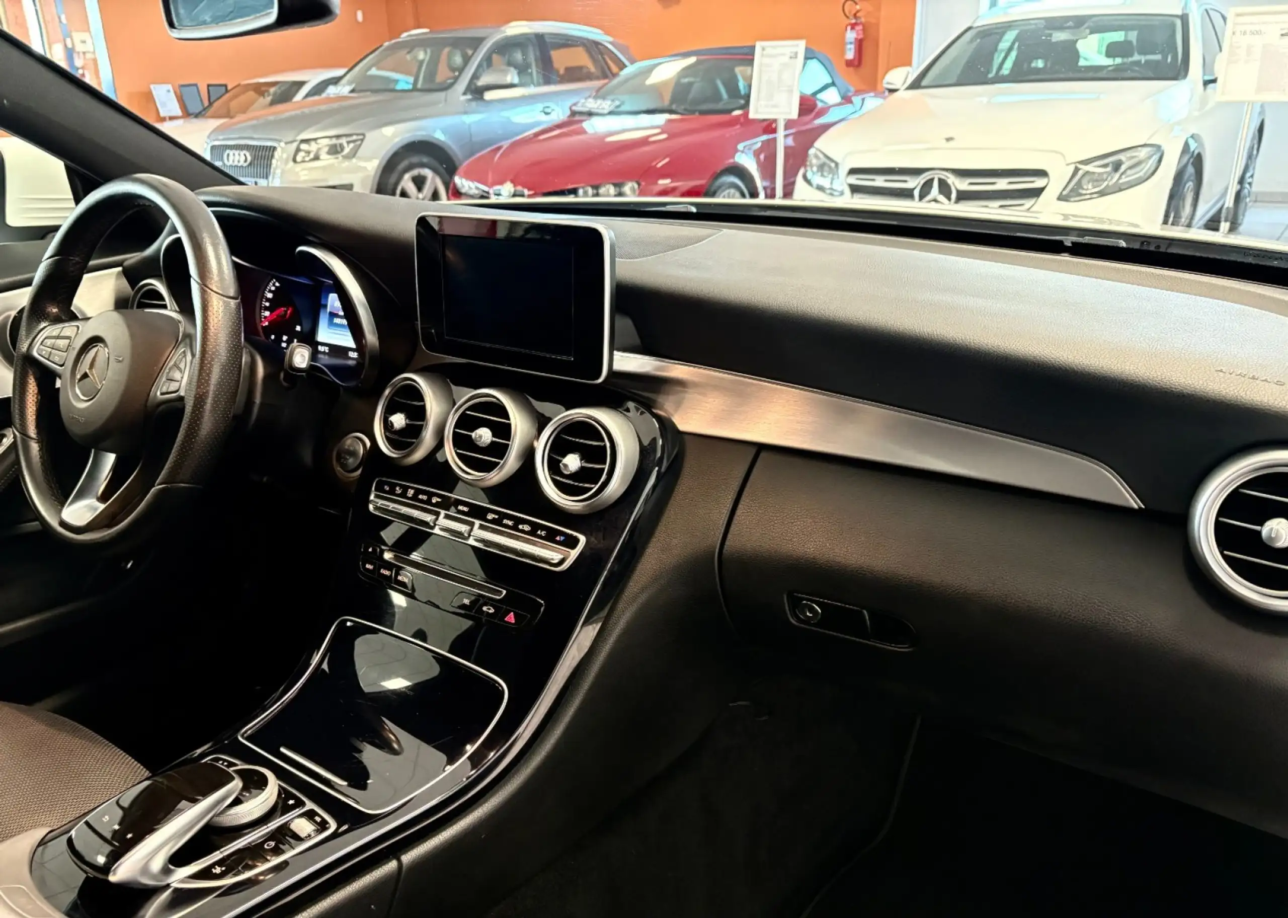 Mercedes-Benz - C 220