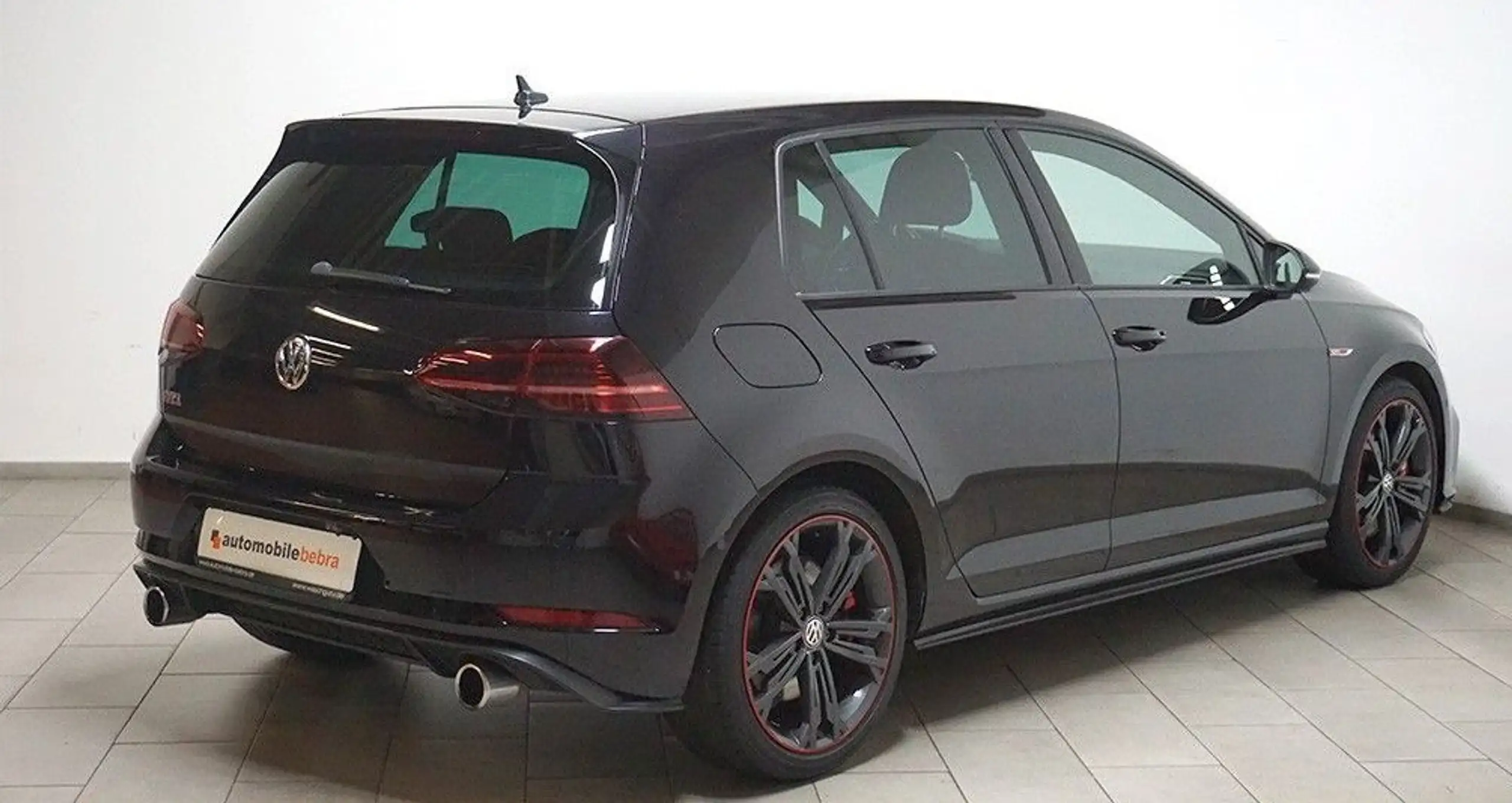 Volkswagen - Golf GTI