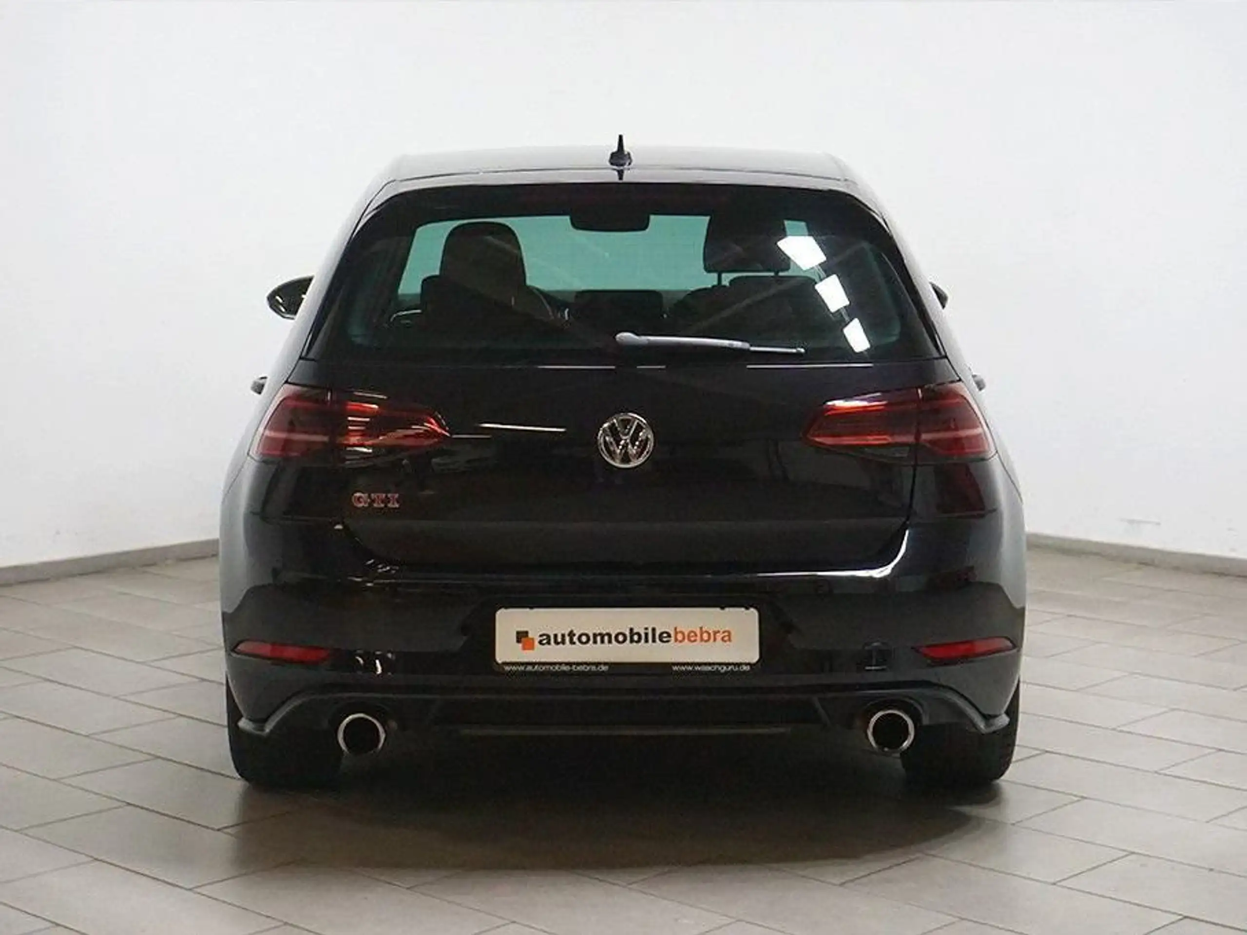 Volkswagen - Golf GTI