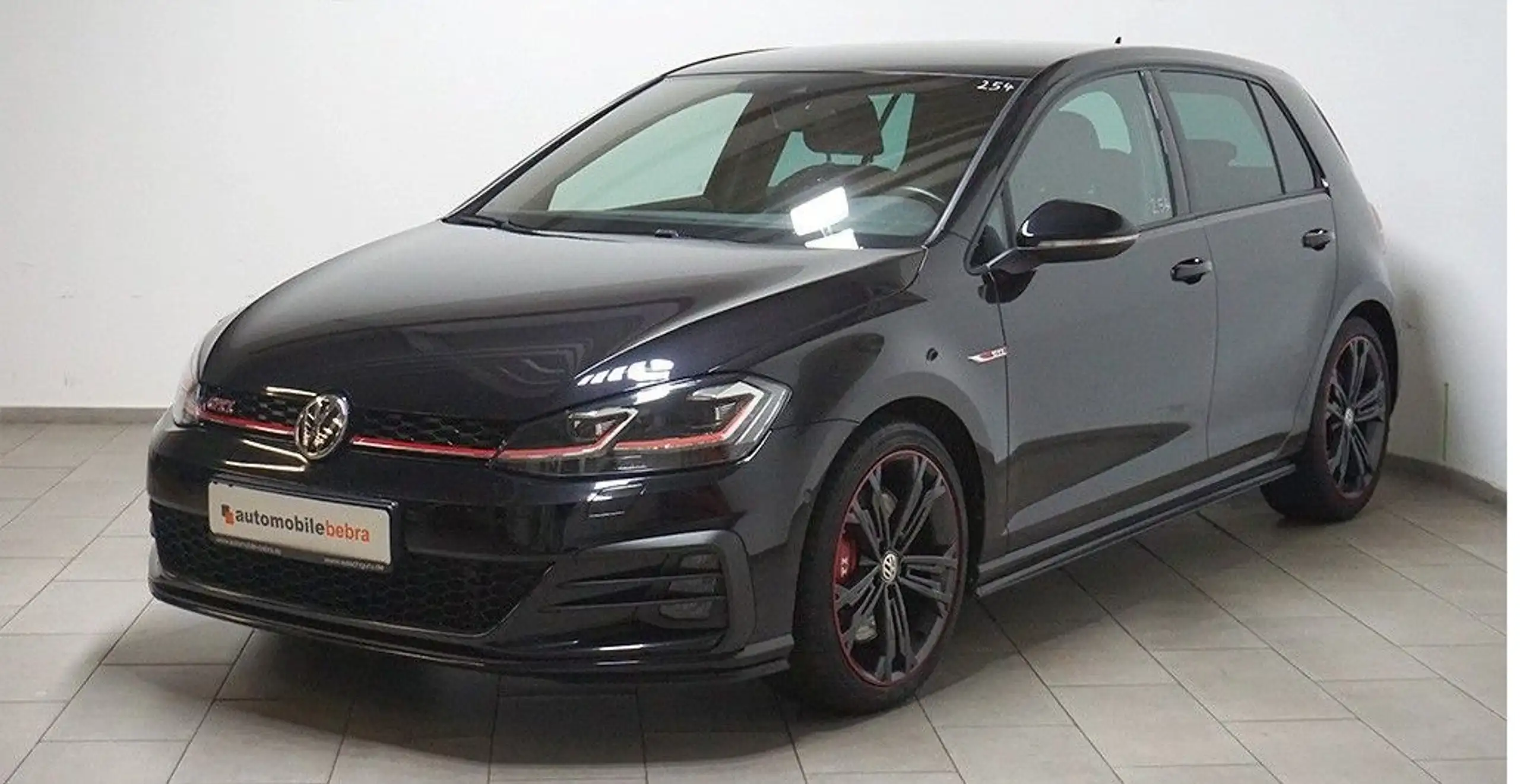 Volkswagen - Golf GTI