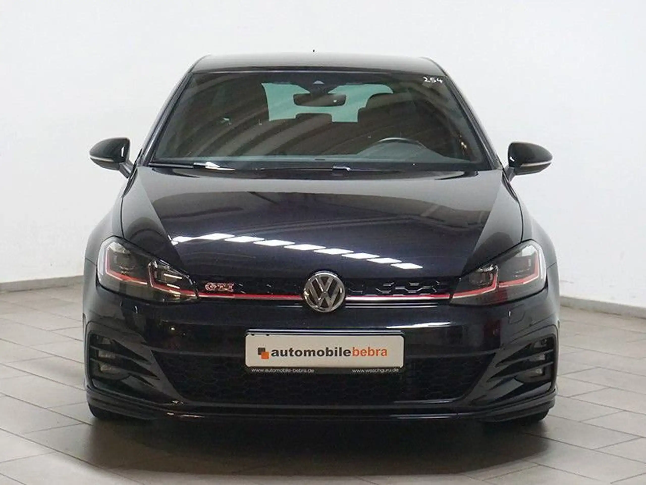 Volkswagen - Golf GTI