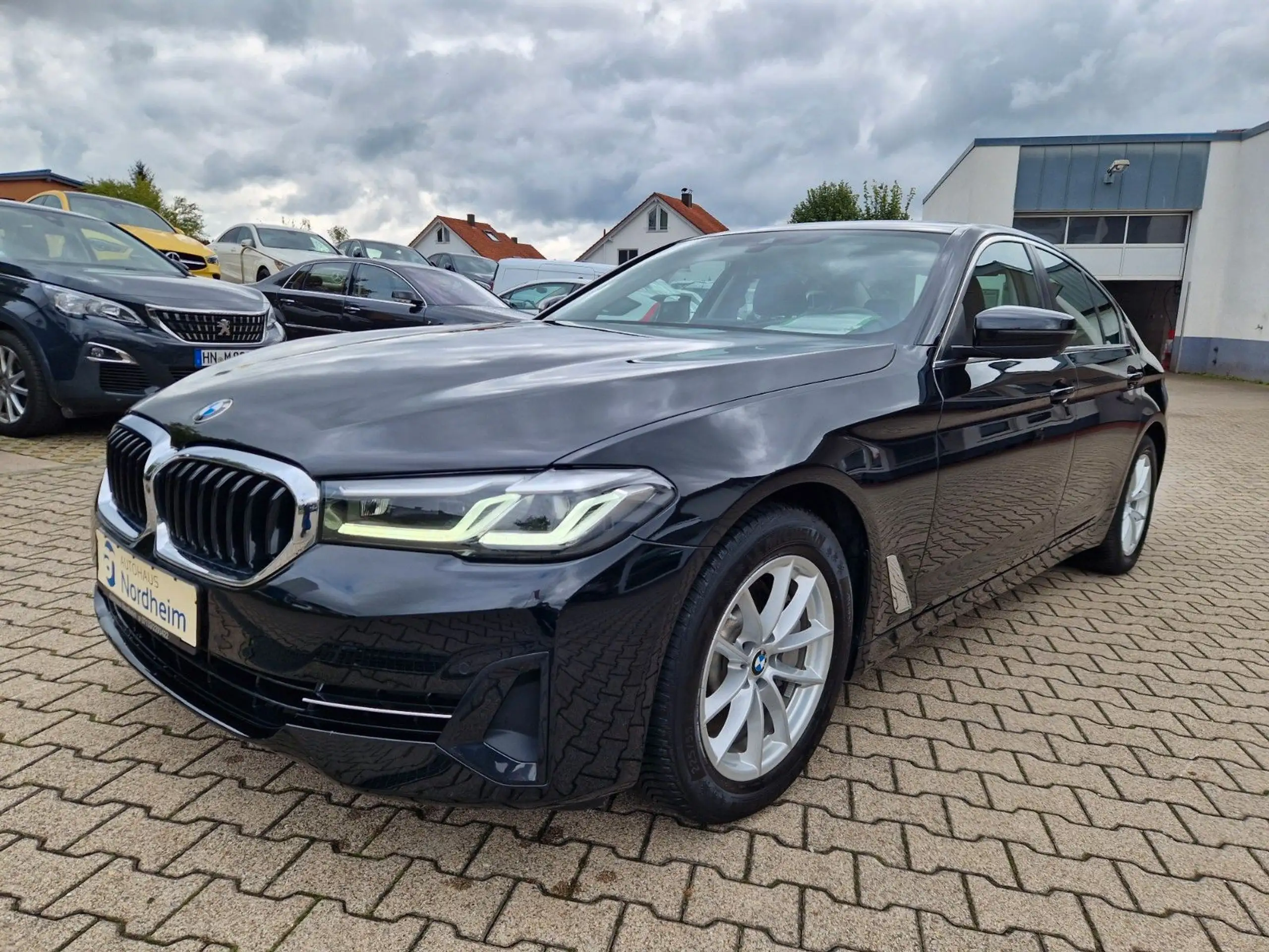 BMW - 530