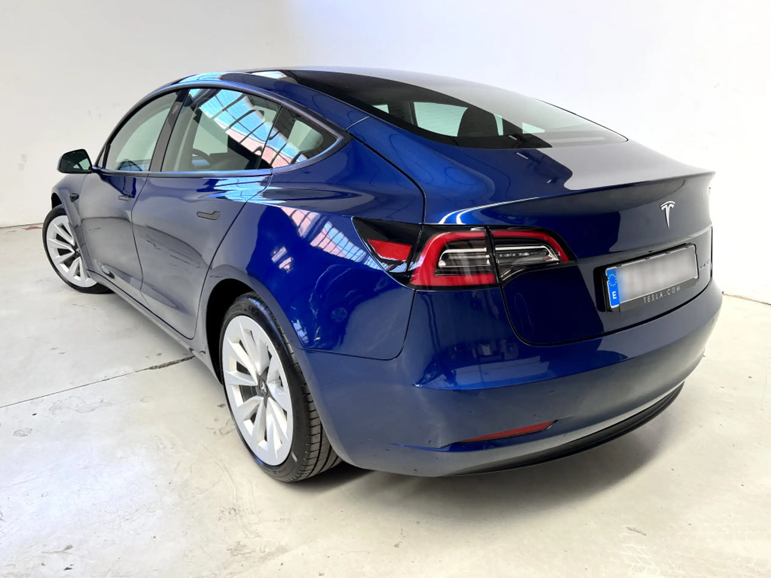 Tesla - Model 3