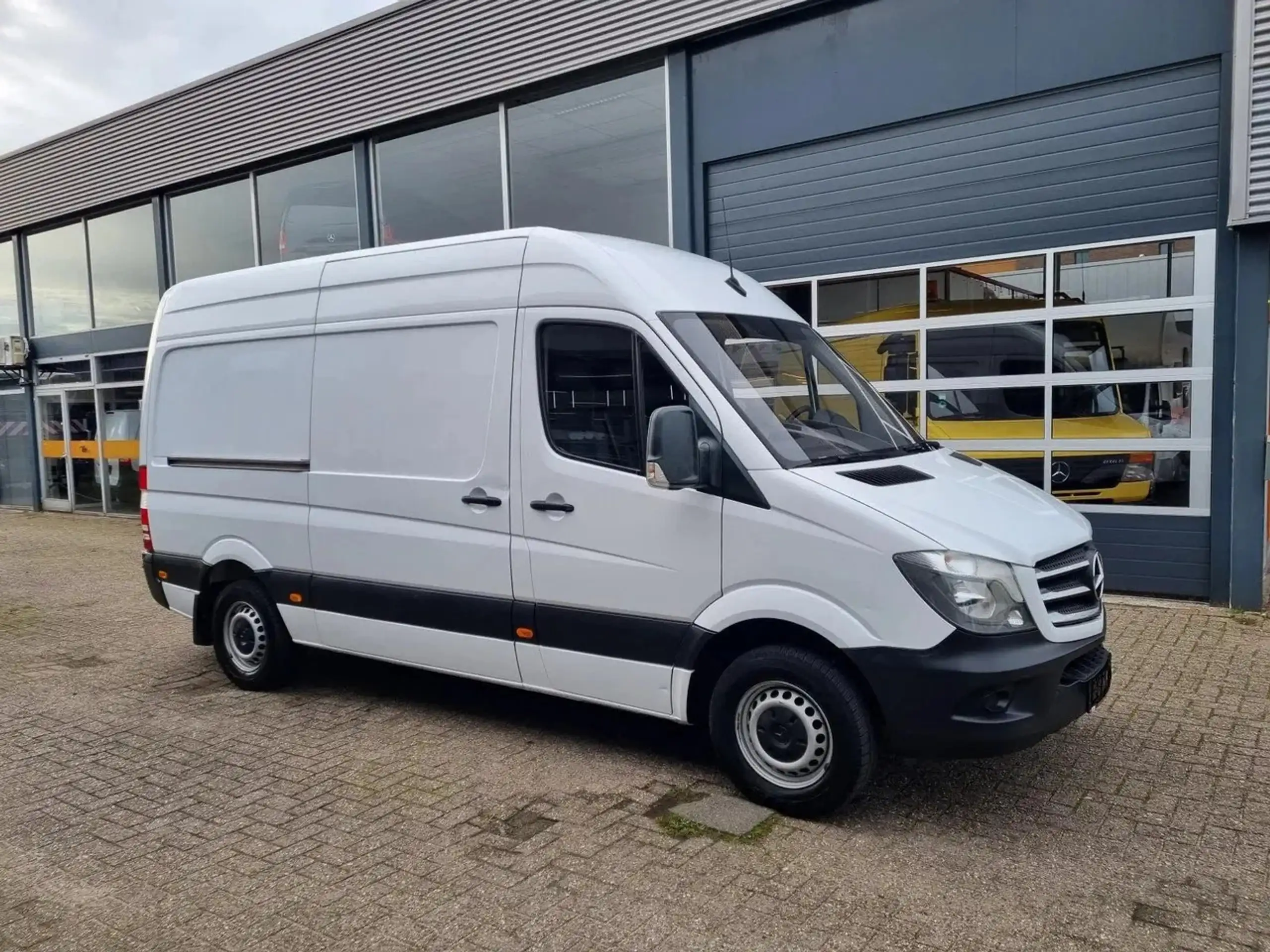 Mercedes-Benz - Sprinter