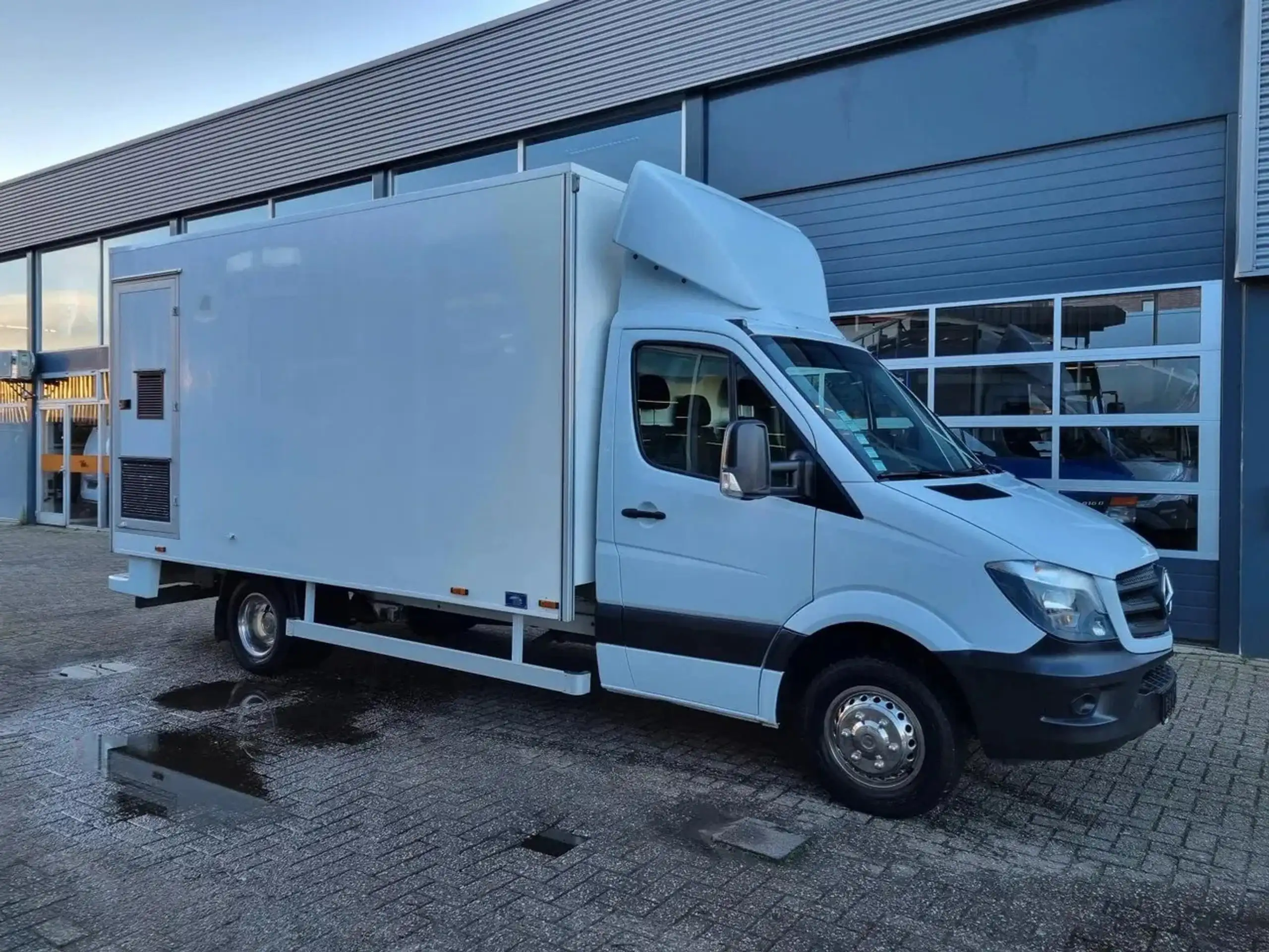 Mercedes-Benz - Sprinter