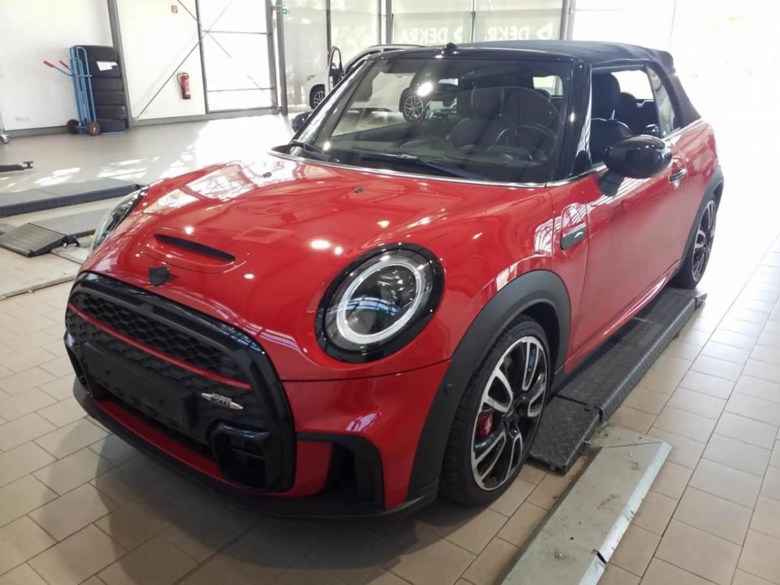 MINI - John Cooper Works Cabrio