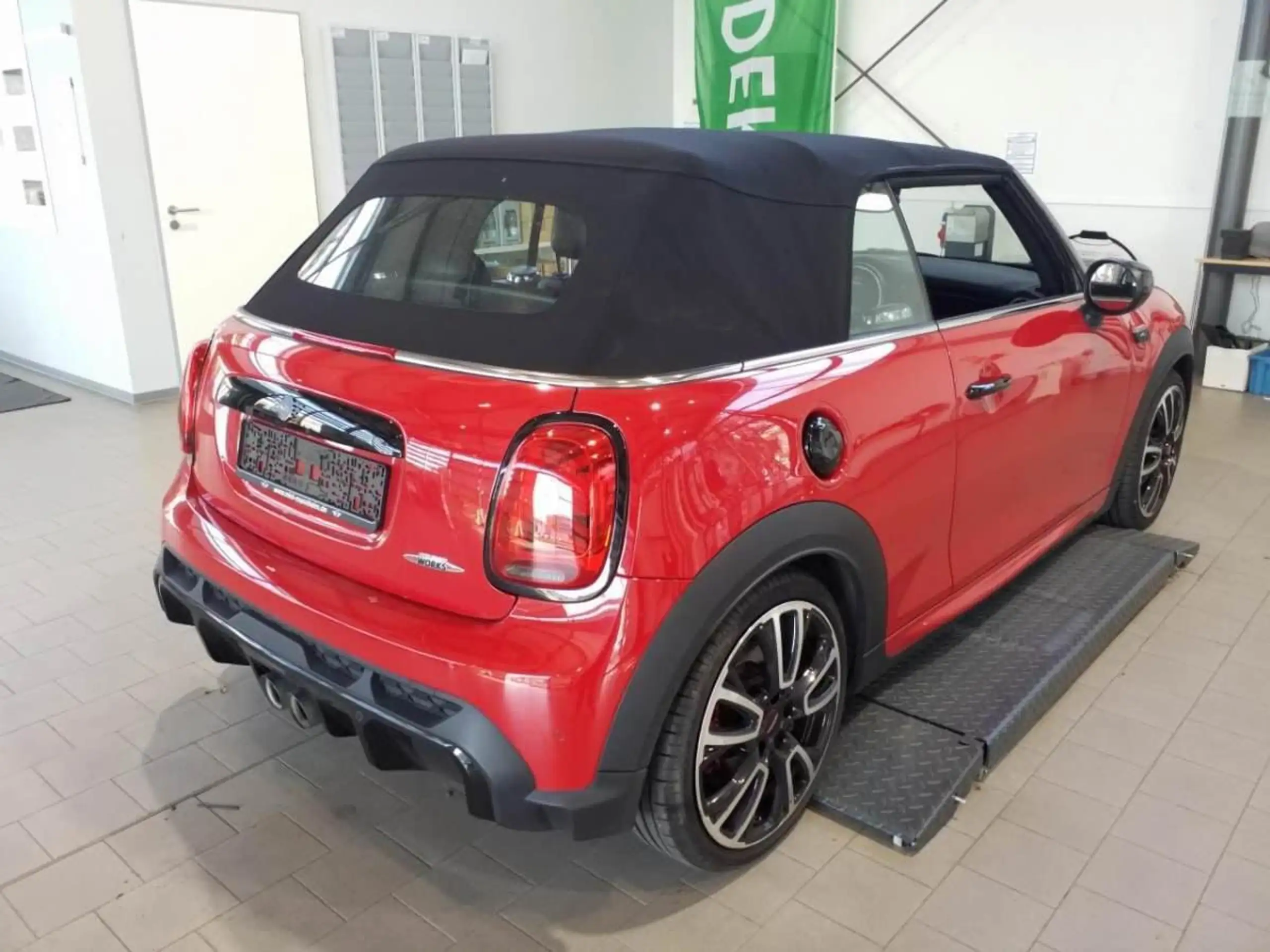 MINI - John Cooper Works Cabrio