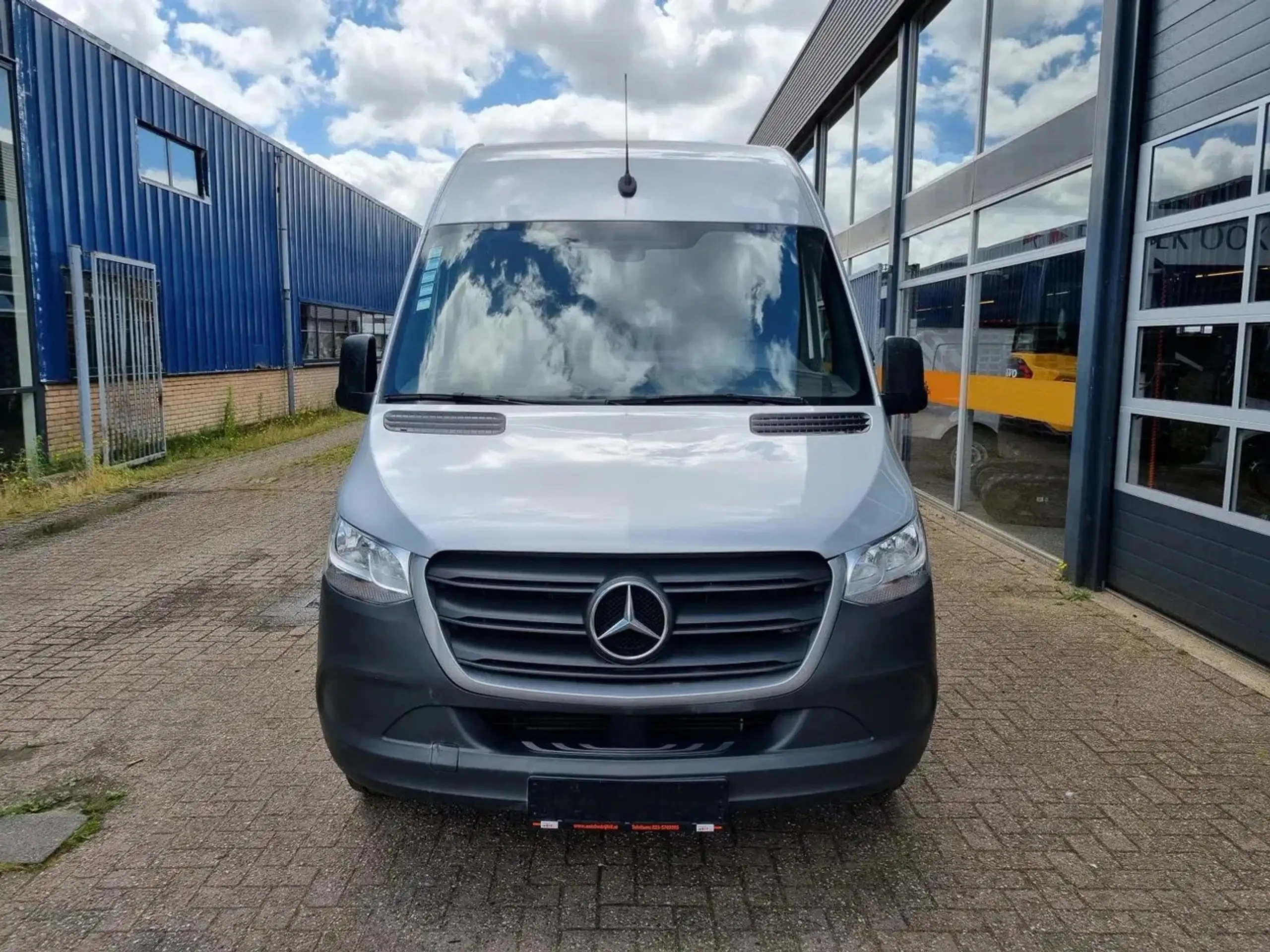 Mercedes-Benz - Sprinter