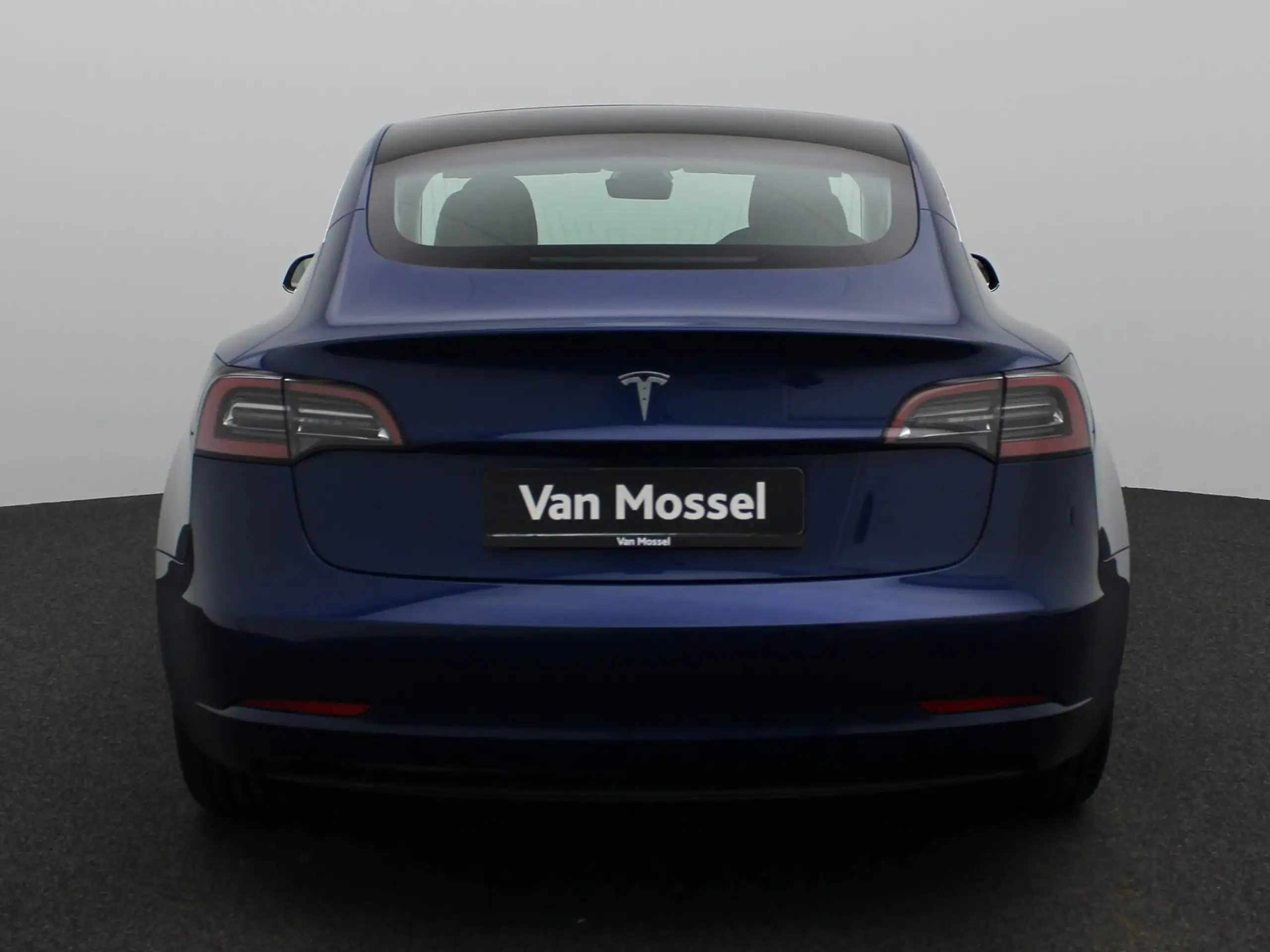 Tesla - Model 3