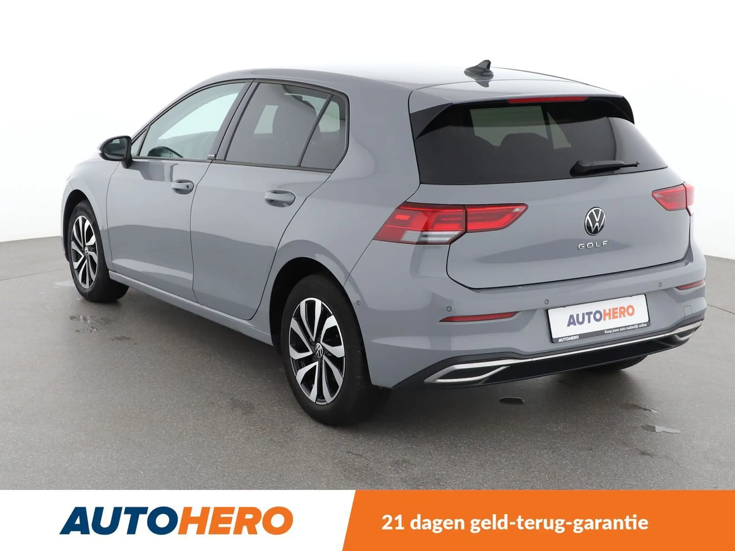 Volkswagen - Golf