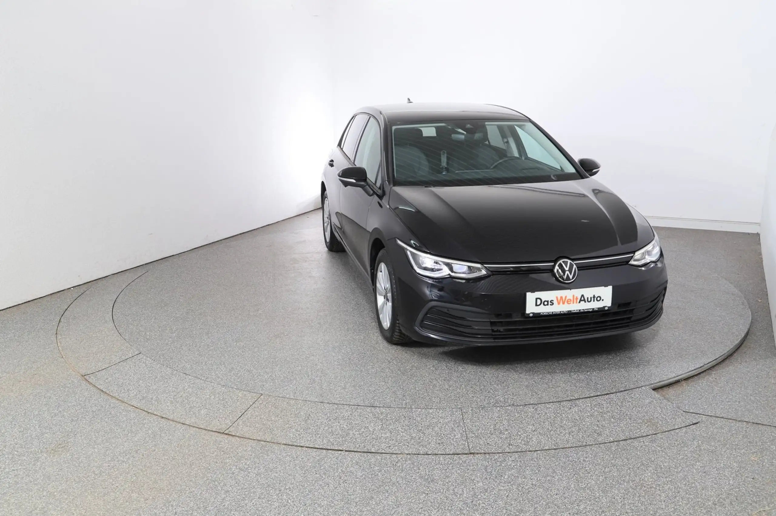 Volkswagen - Golf