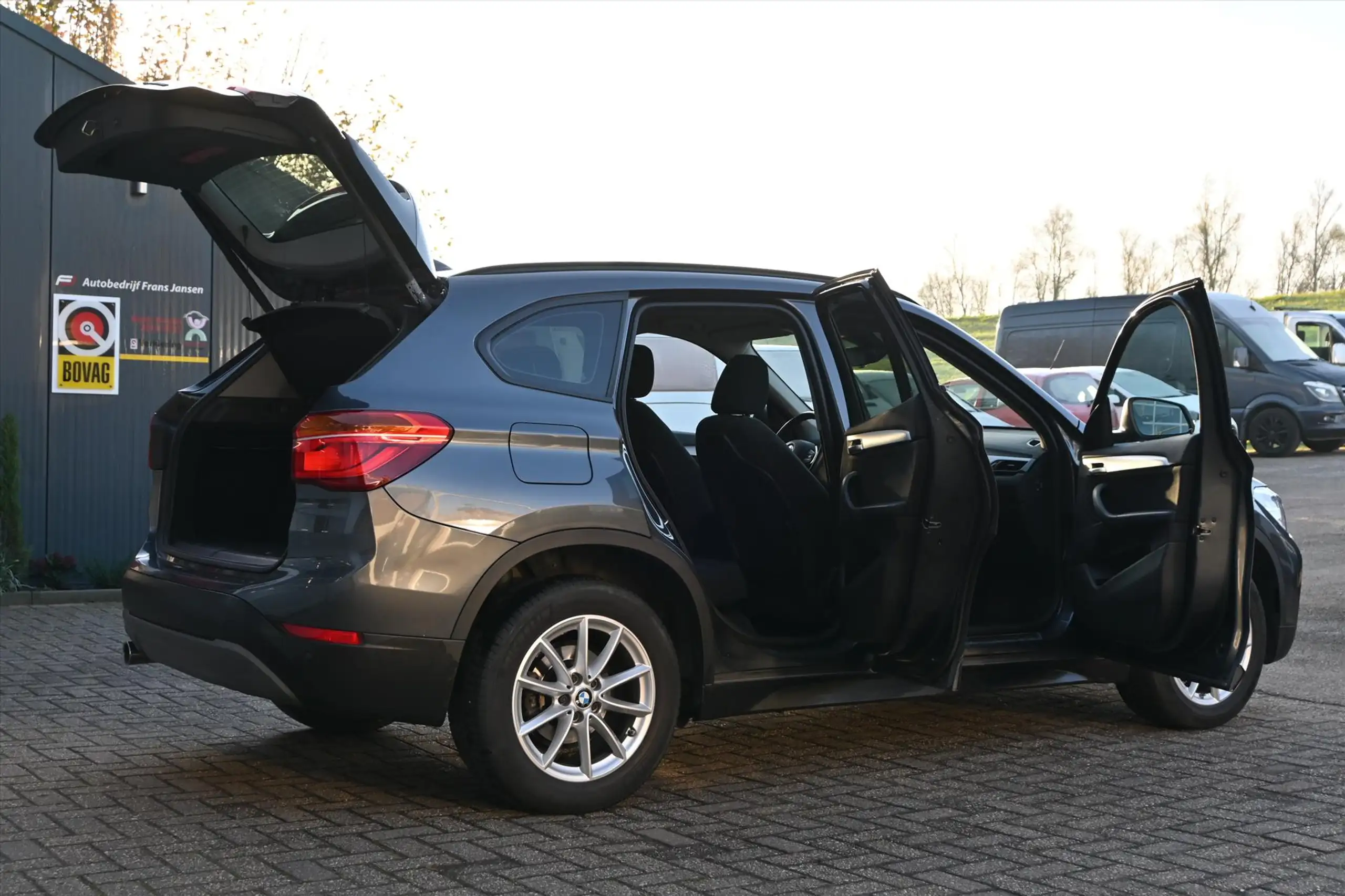 BMW - X1