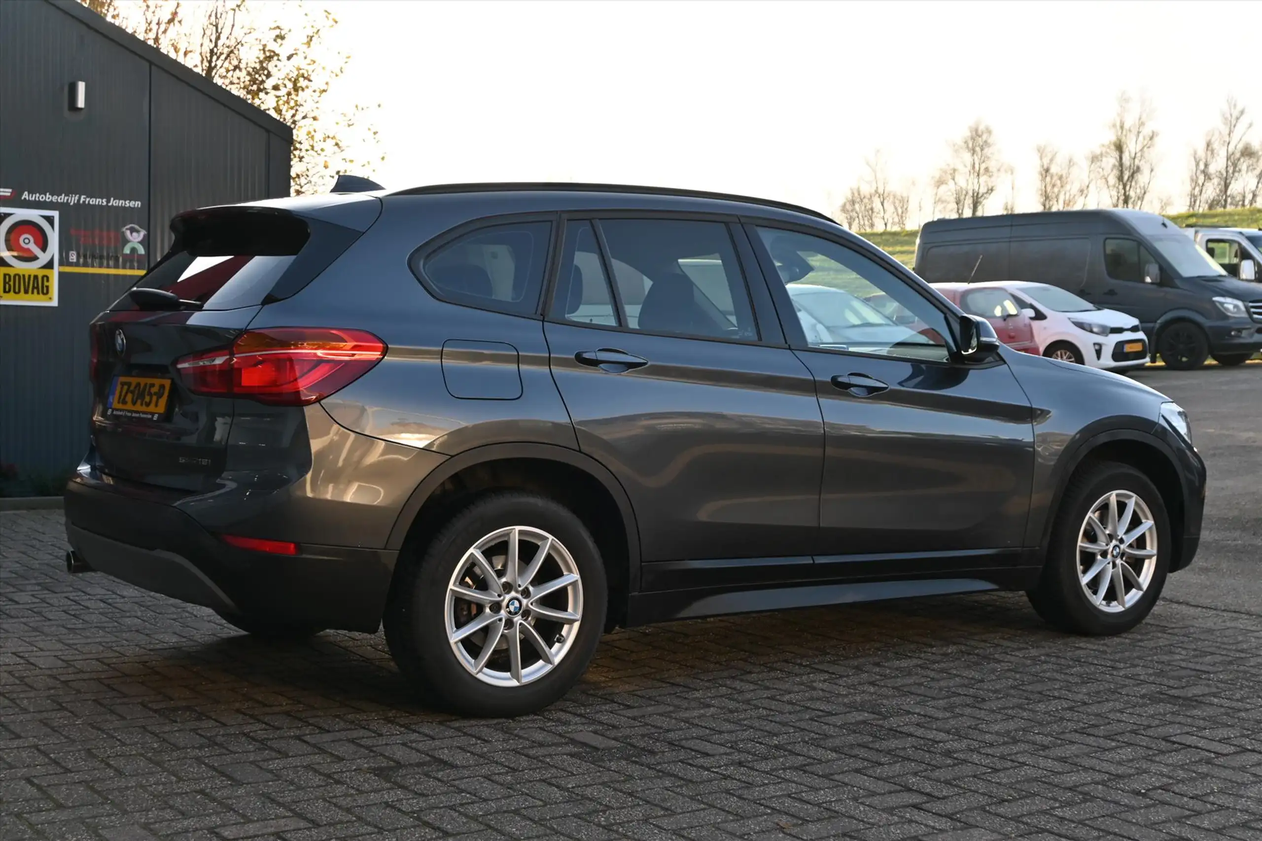 BMW - X1