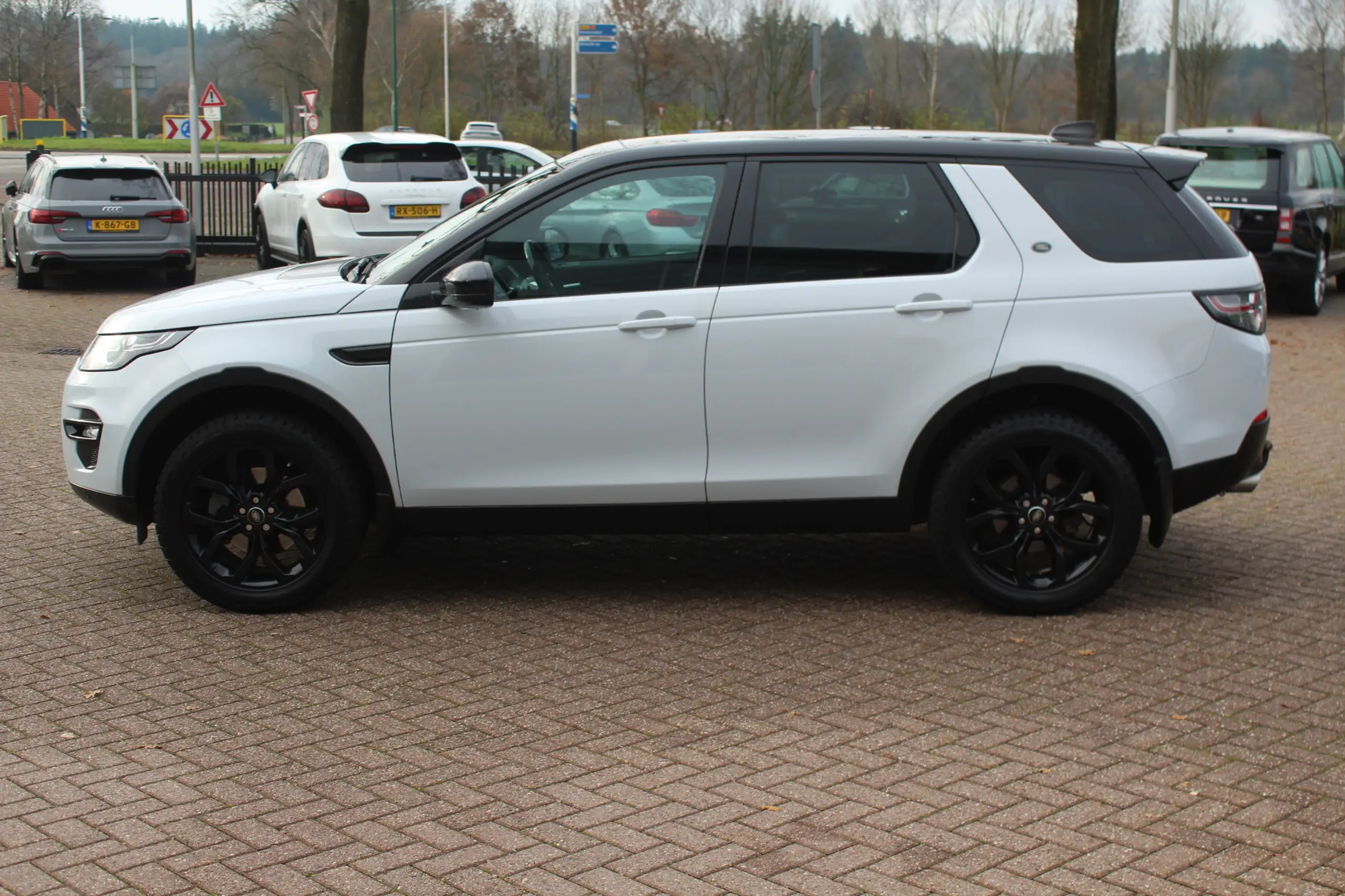 Land Rover - Discovery Sport