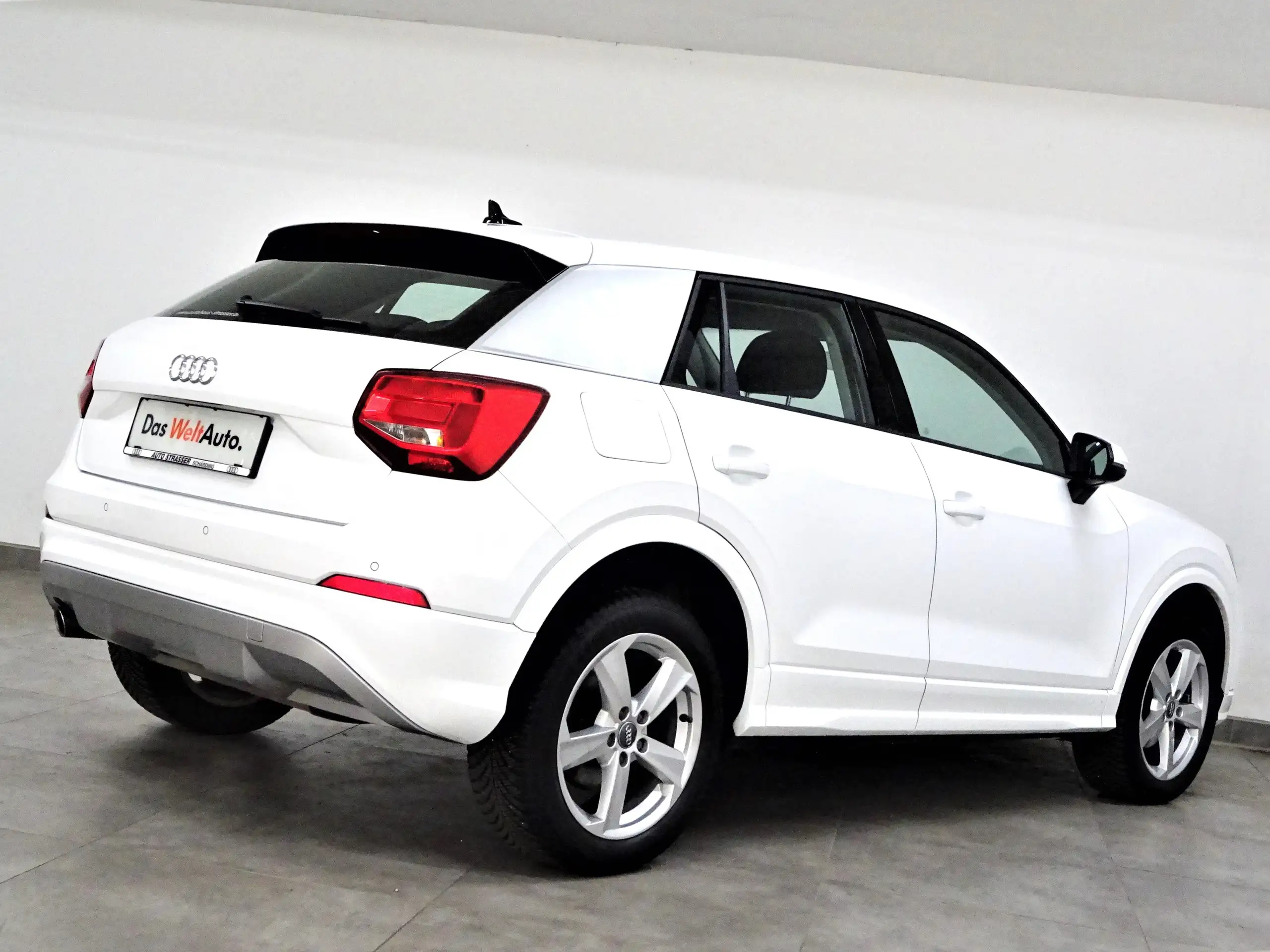 Audi - Q2