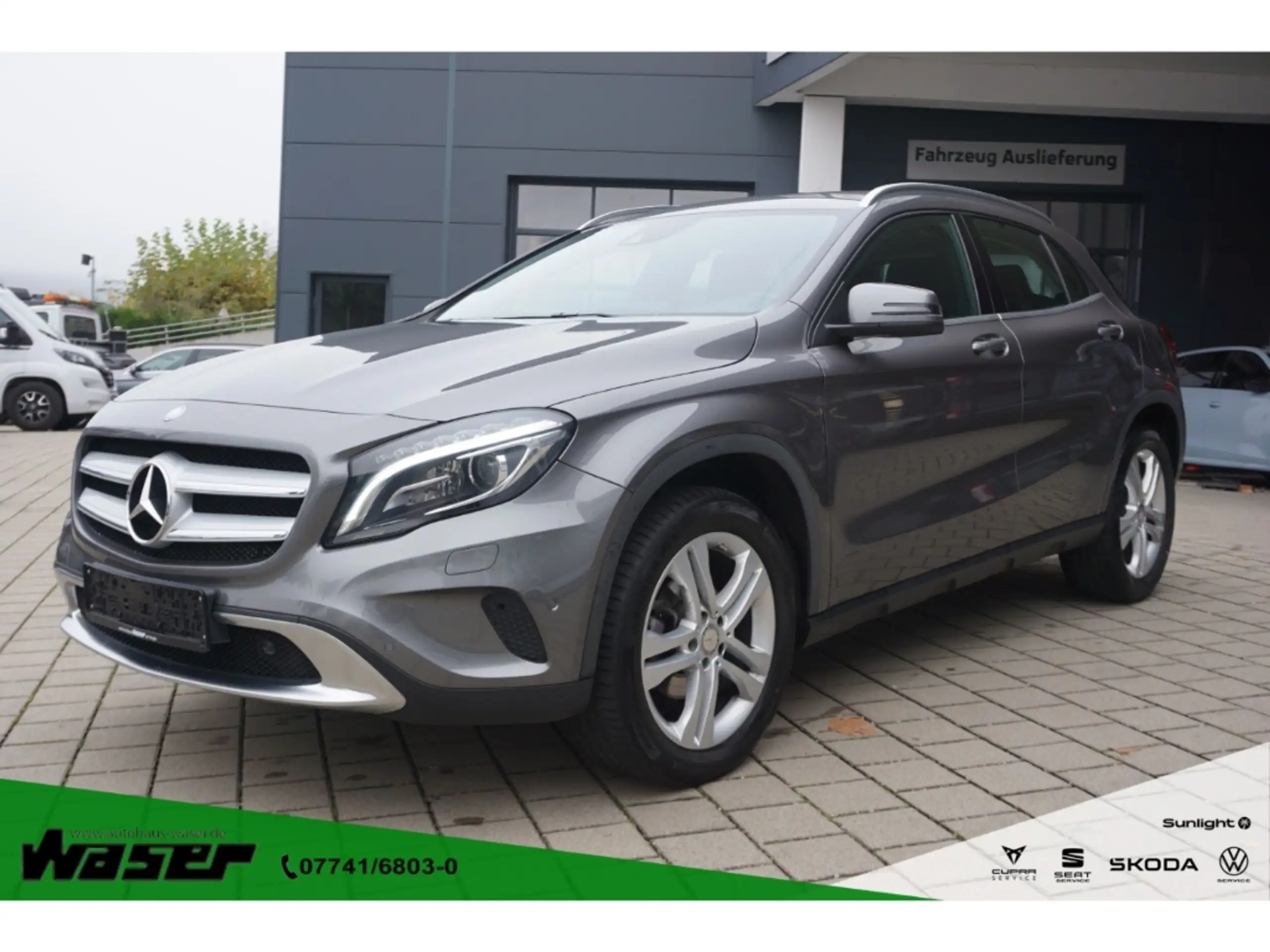 Mercedes-Benz - GLA 220