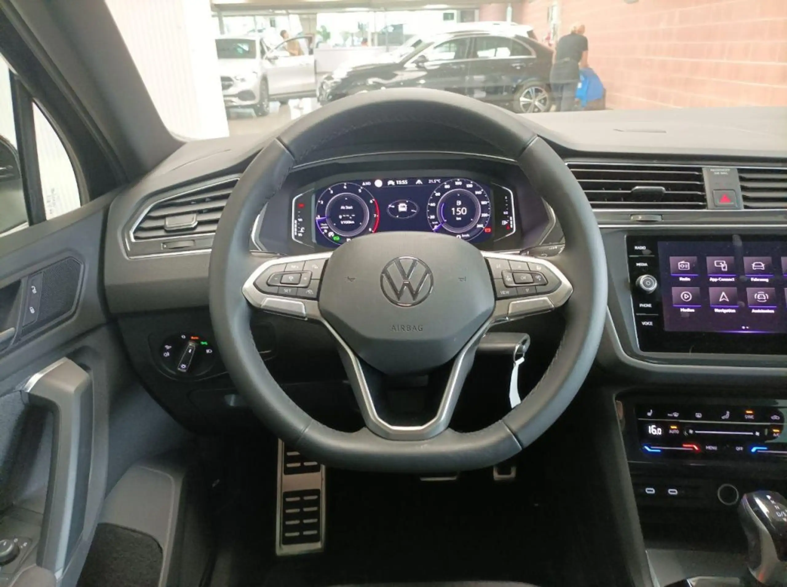 Volkswagen - Tiguan