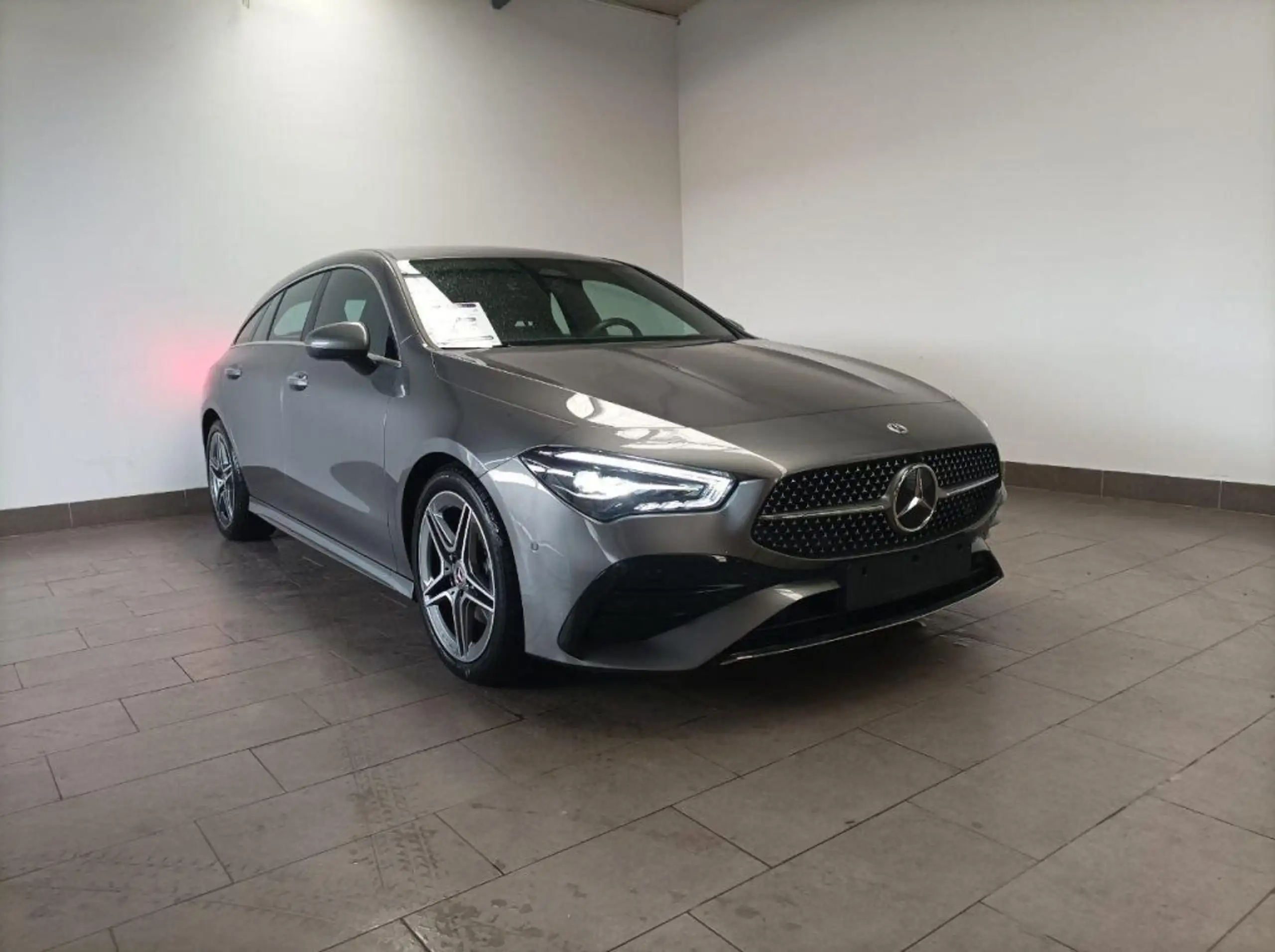 Mercedes-Benz - CLA 180