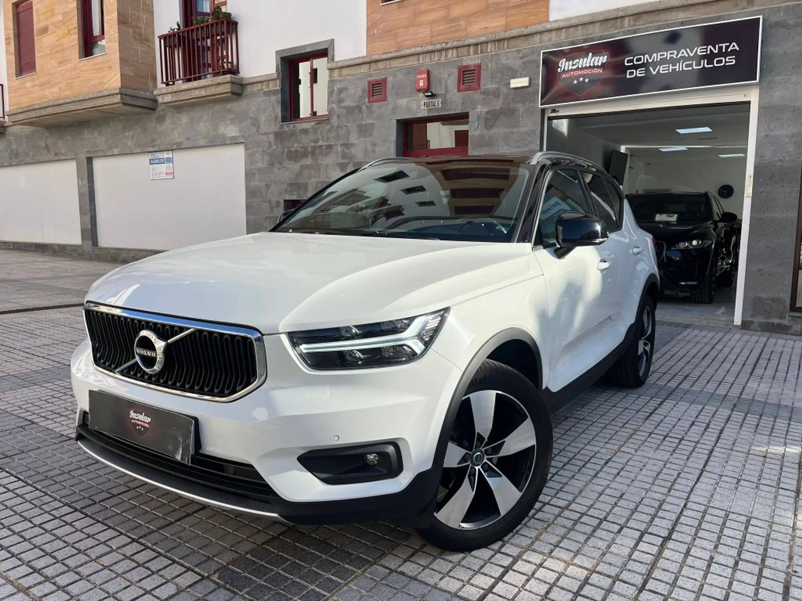 Volvo - XC40