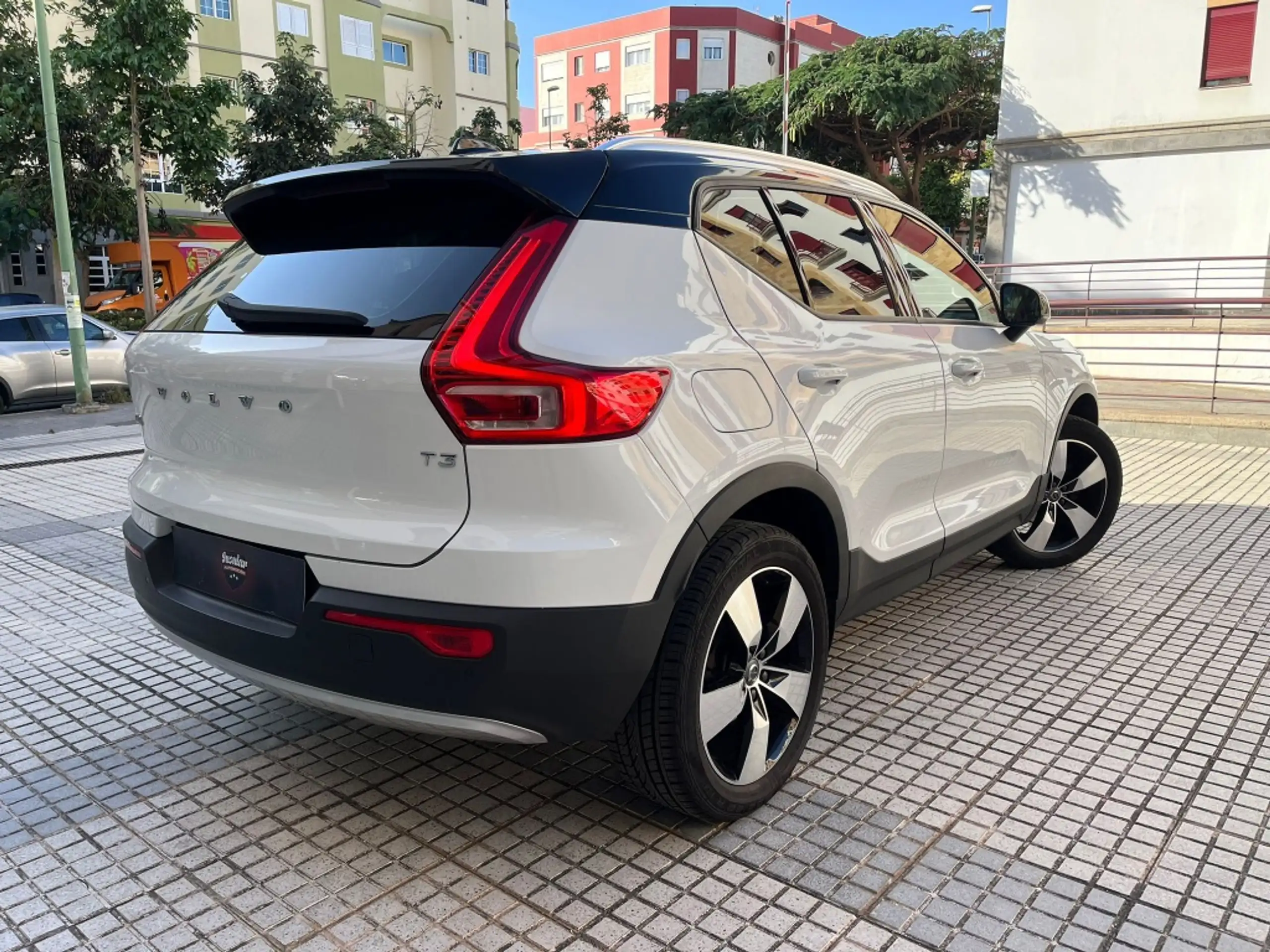 Volvo - XC40