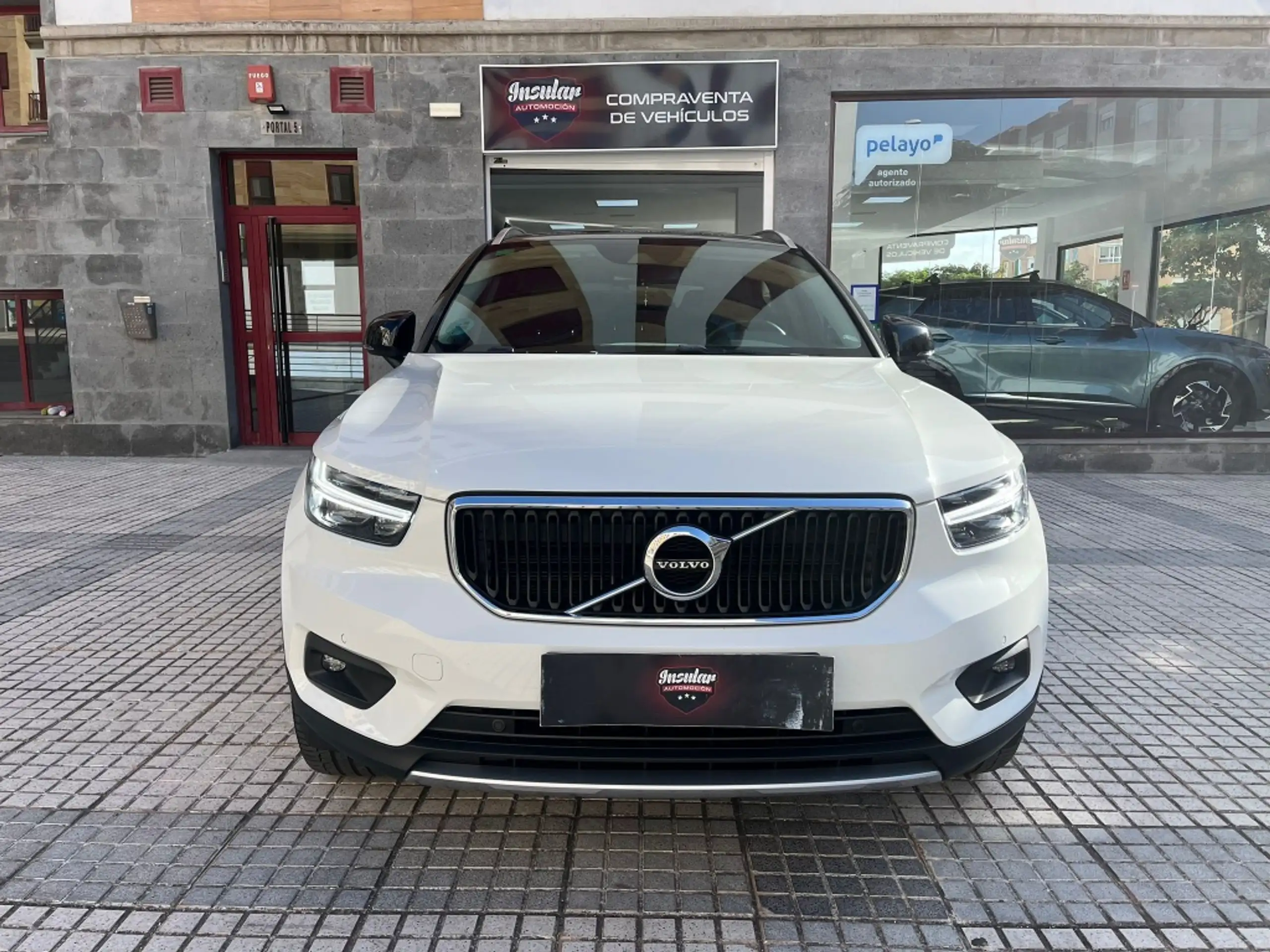 Volvo - XC40