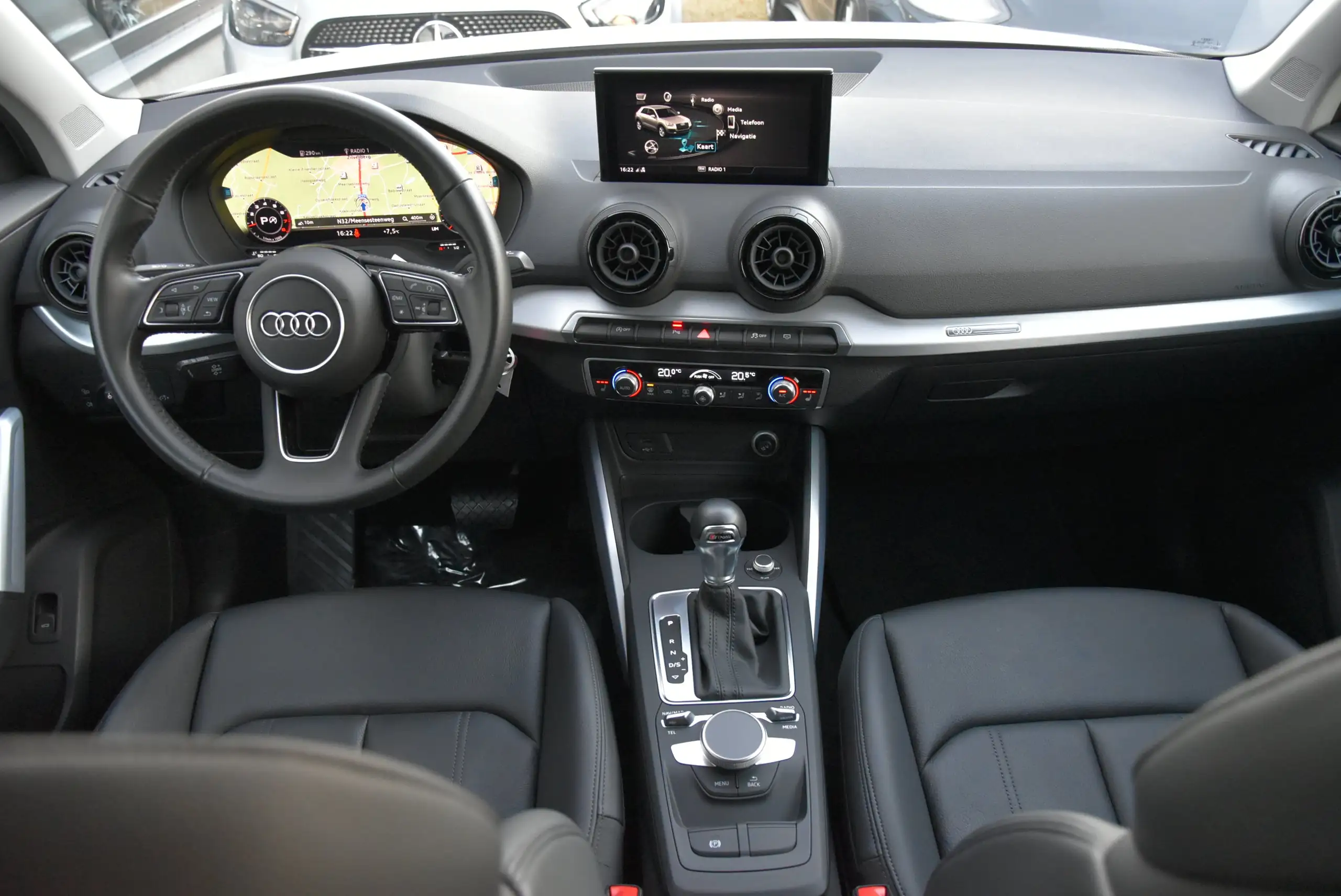 Audi - Q2