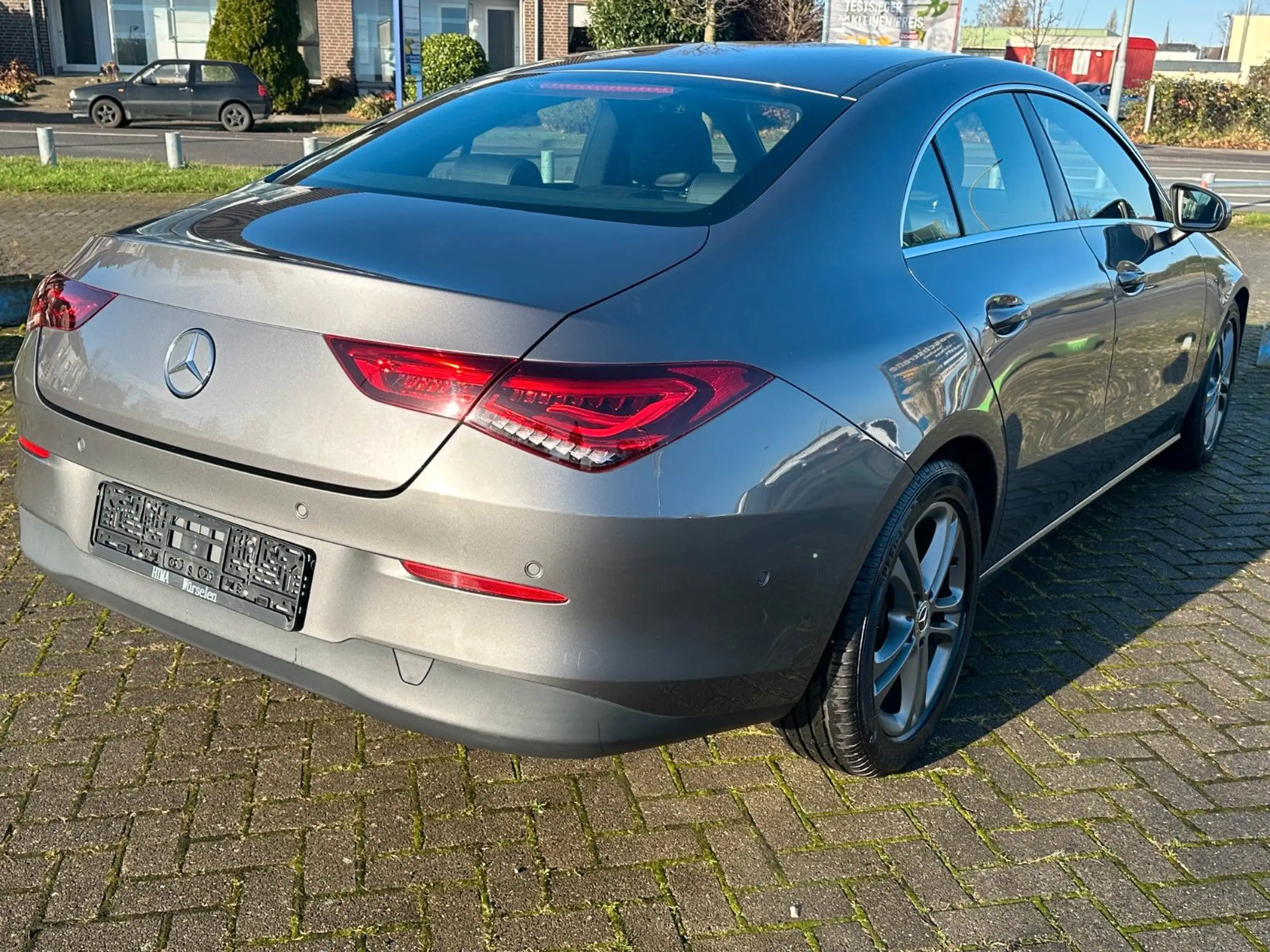 Mercedes-Benz - CLA 180