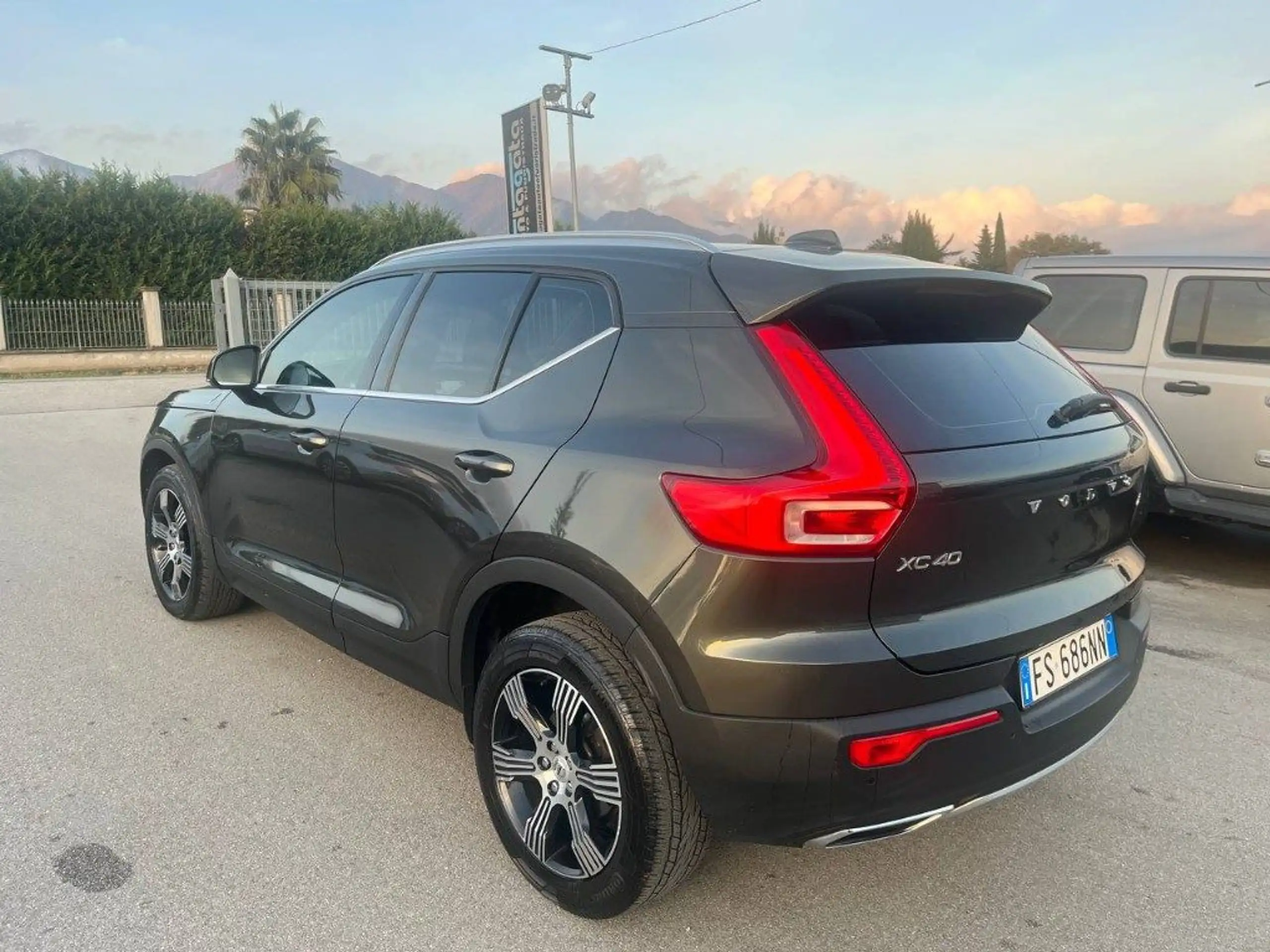 Volvo - XC40