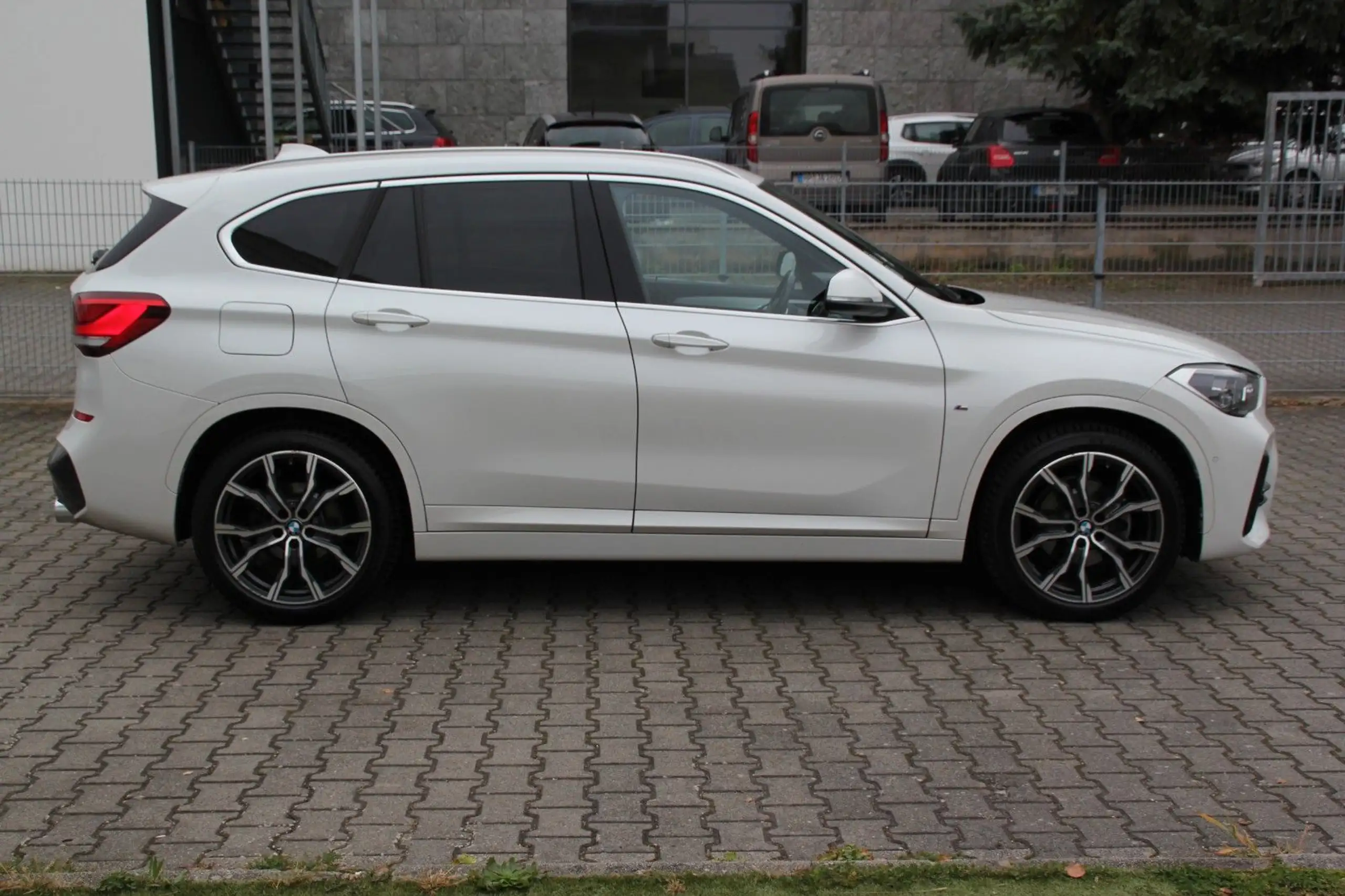 BMW - X1