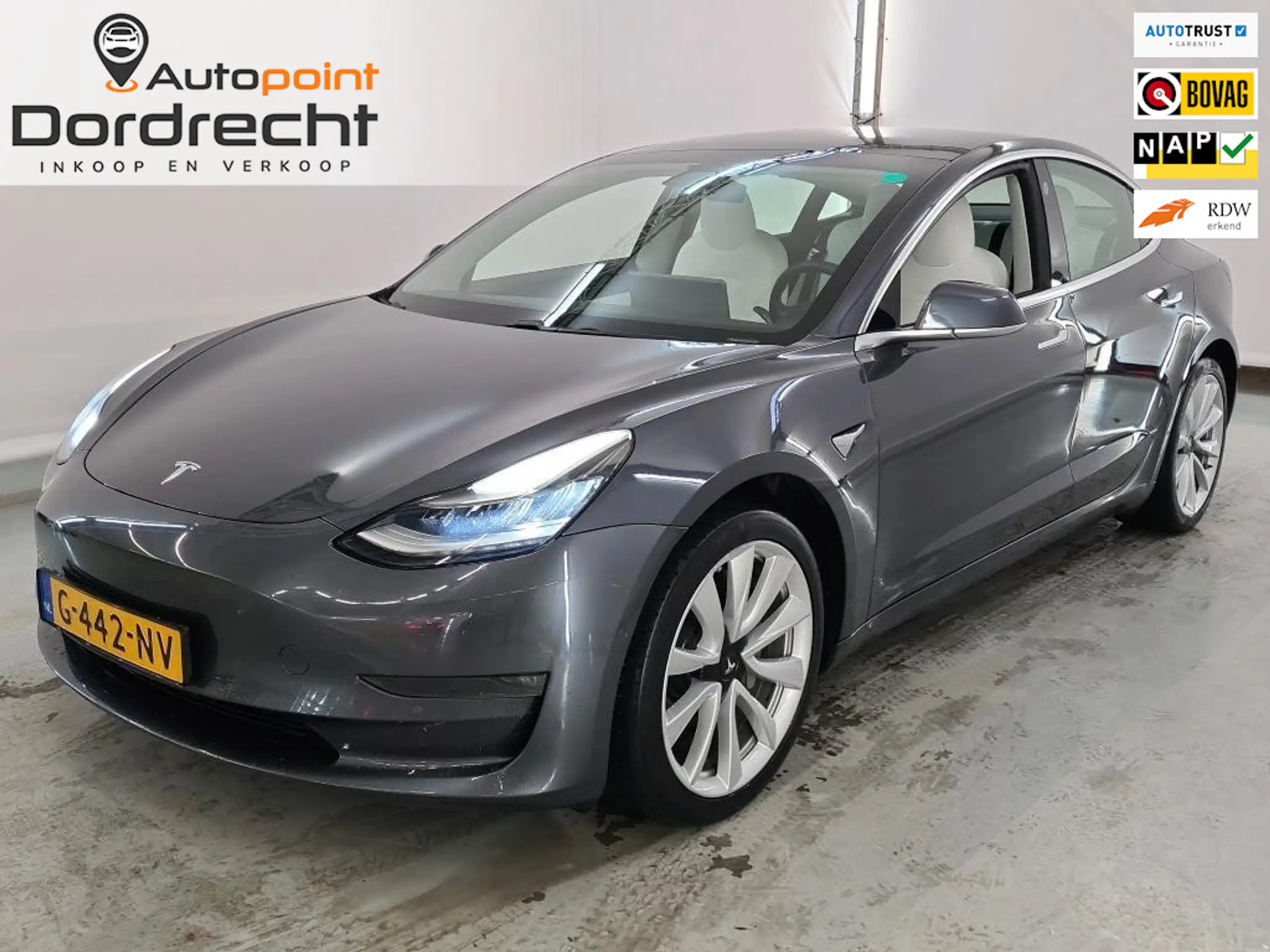 Tesla - Model 3