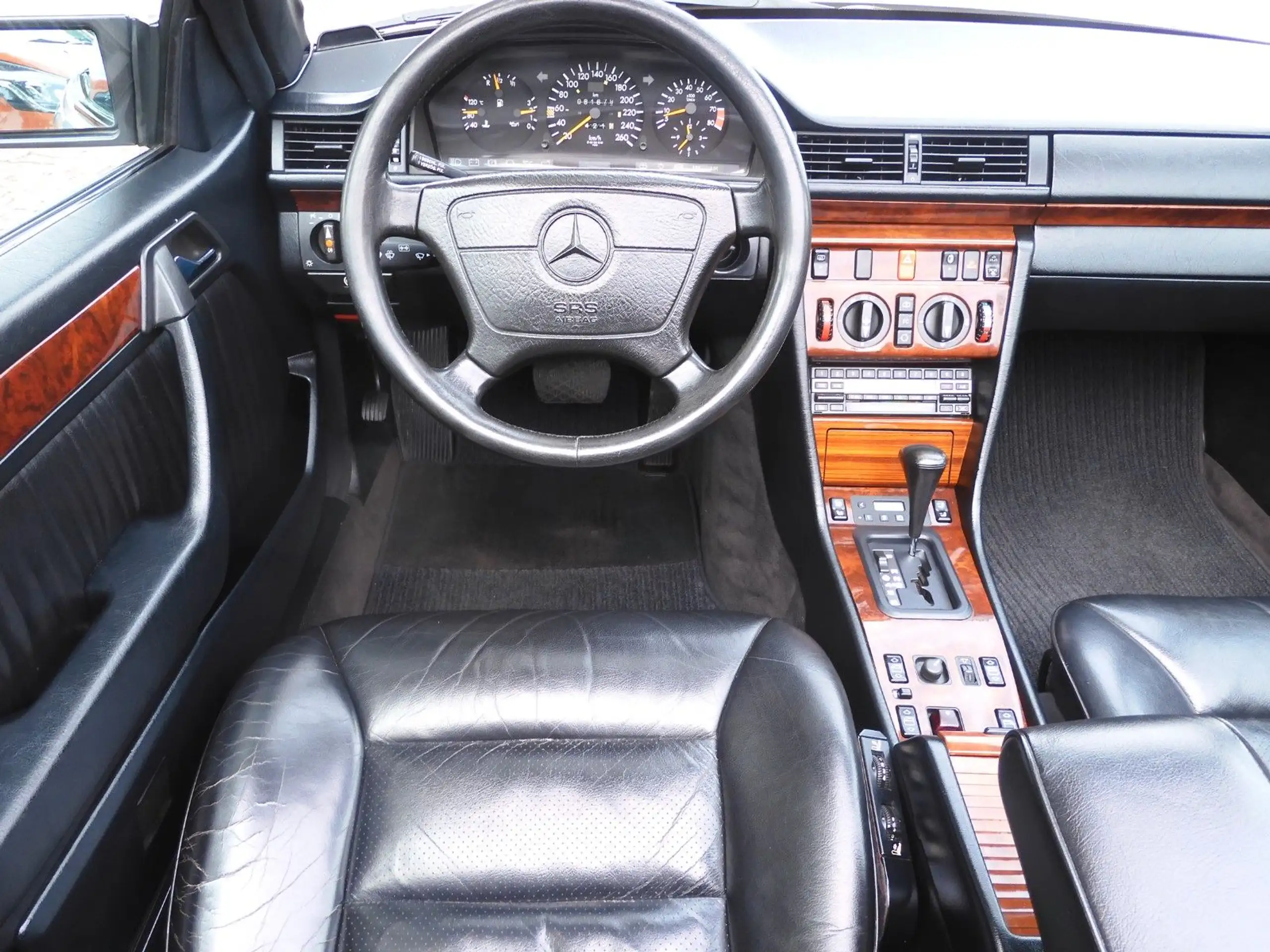 Mercedes-Benz - CE 300