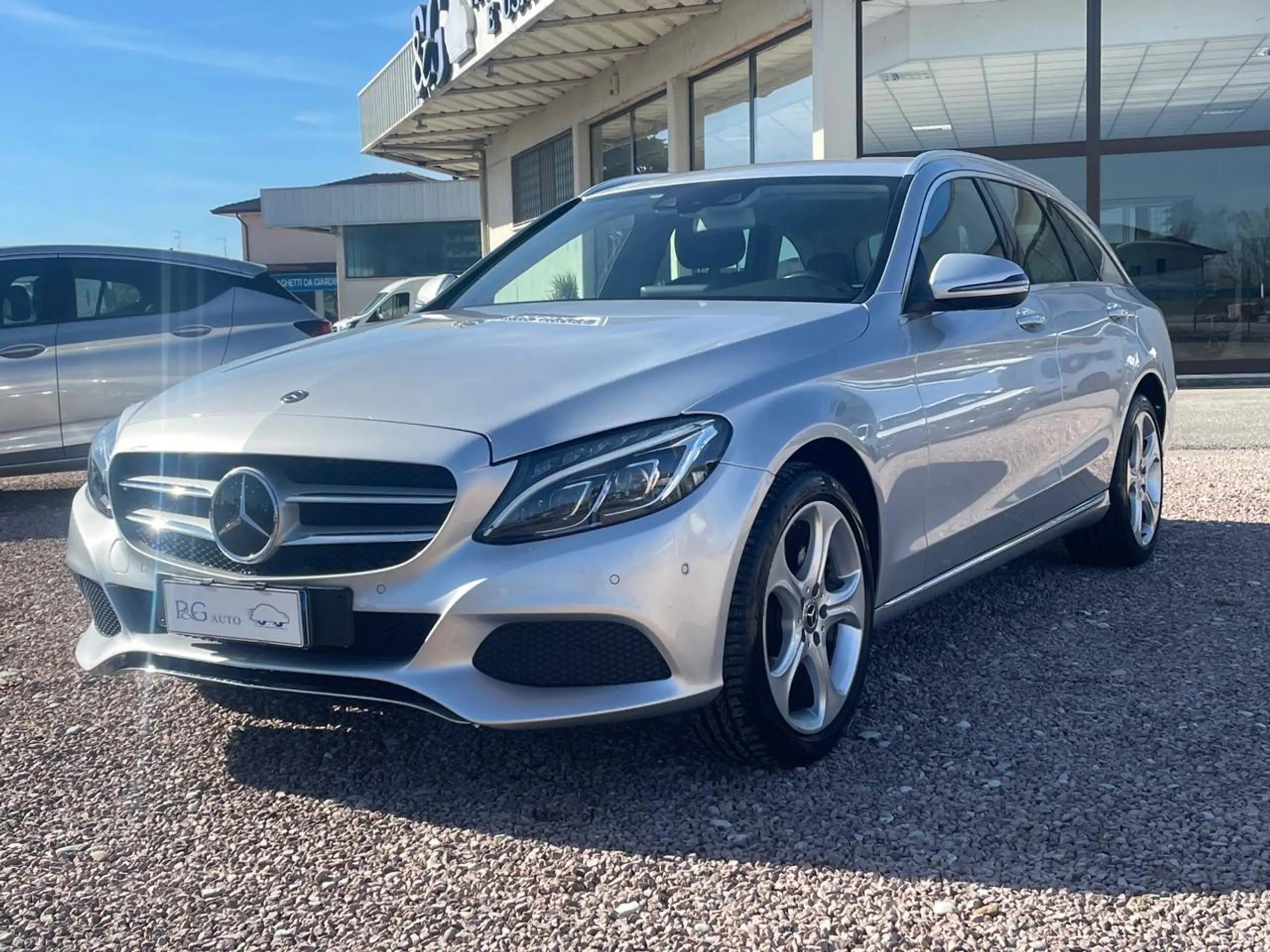 Mercedes-Benz - C 220