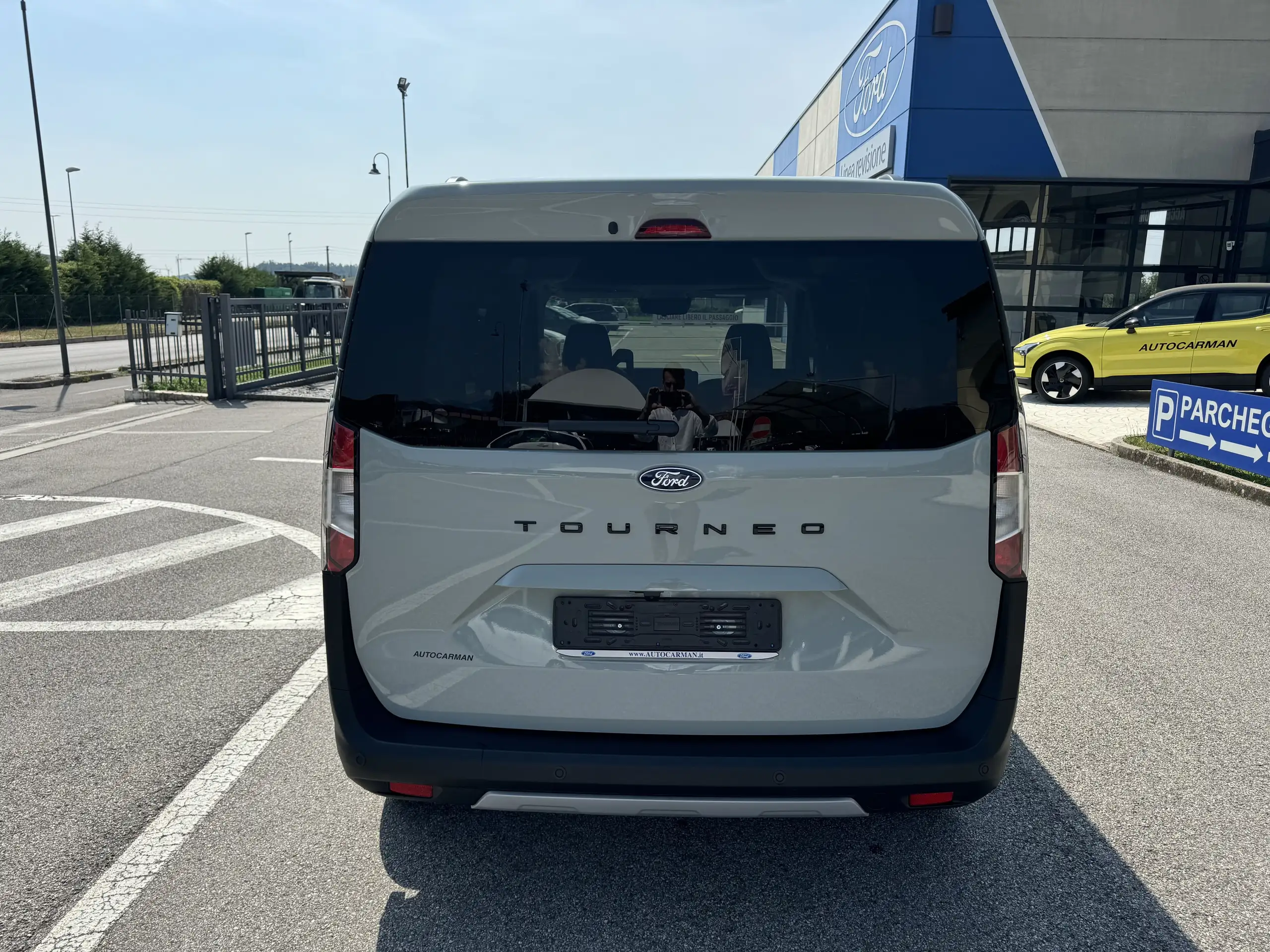 Ford - Tourneo Courier