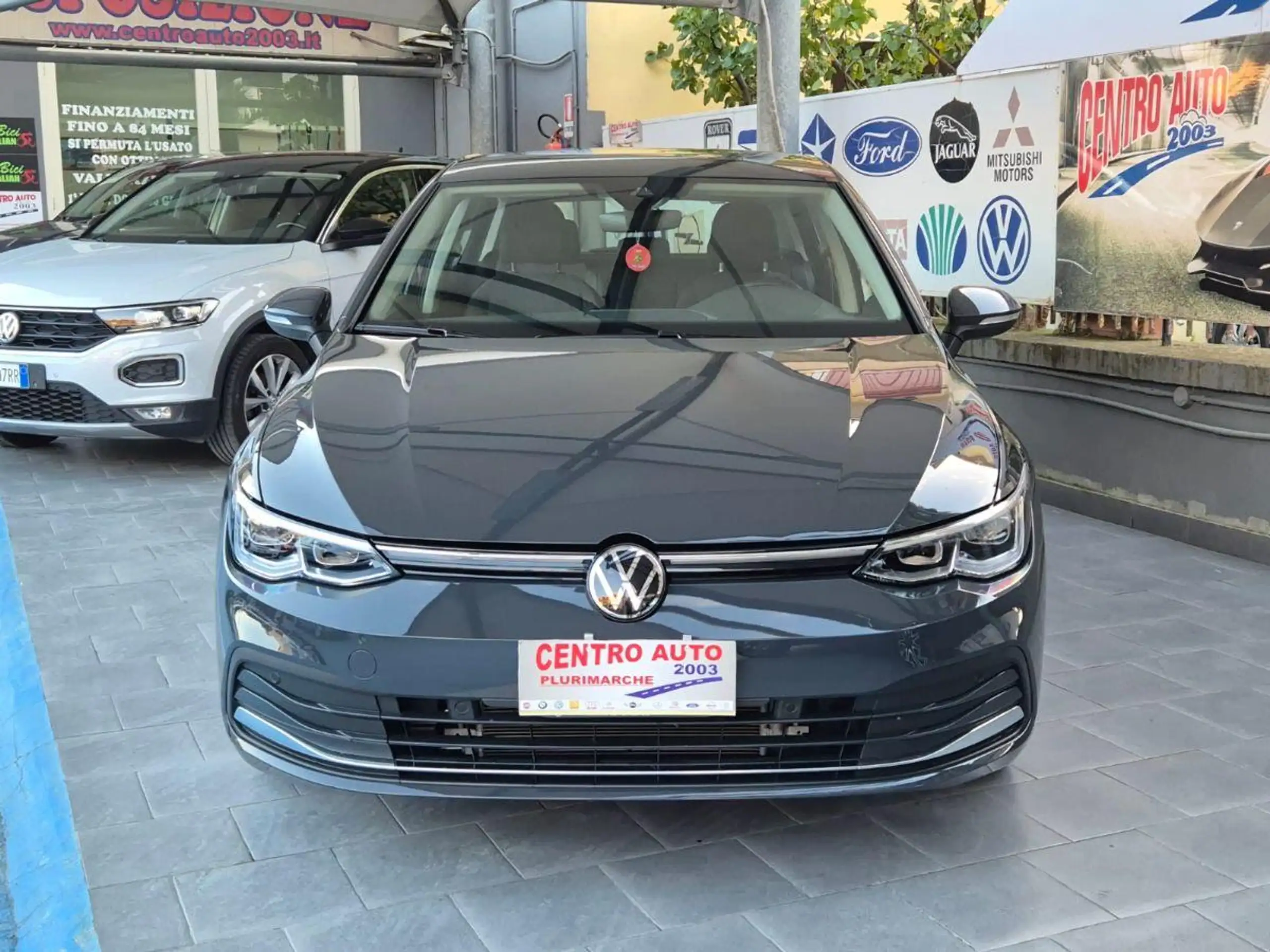 Volkswagen - Golf