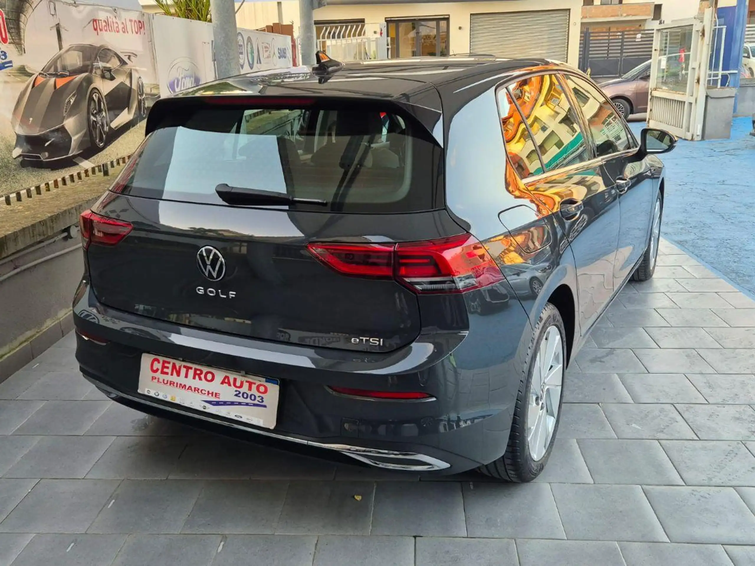 Volkswagen - Golf